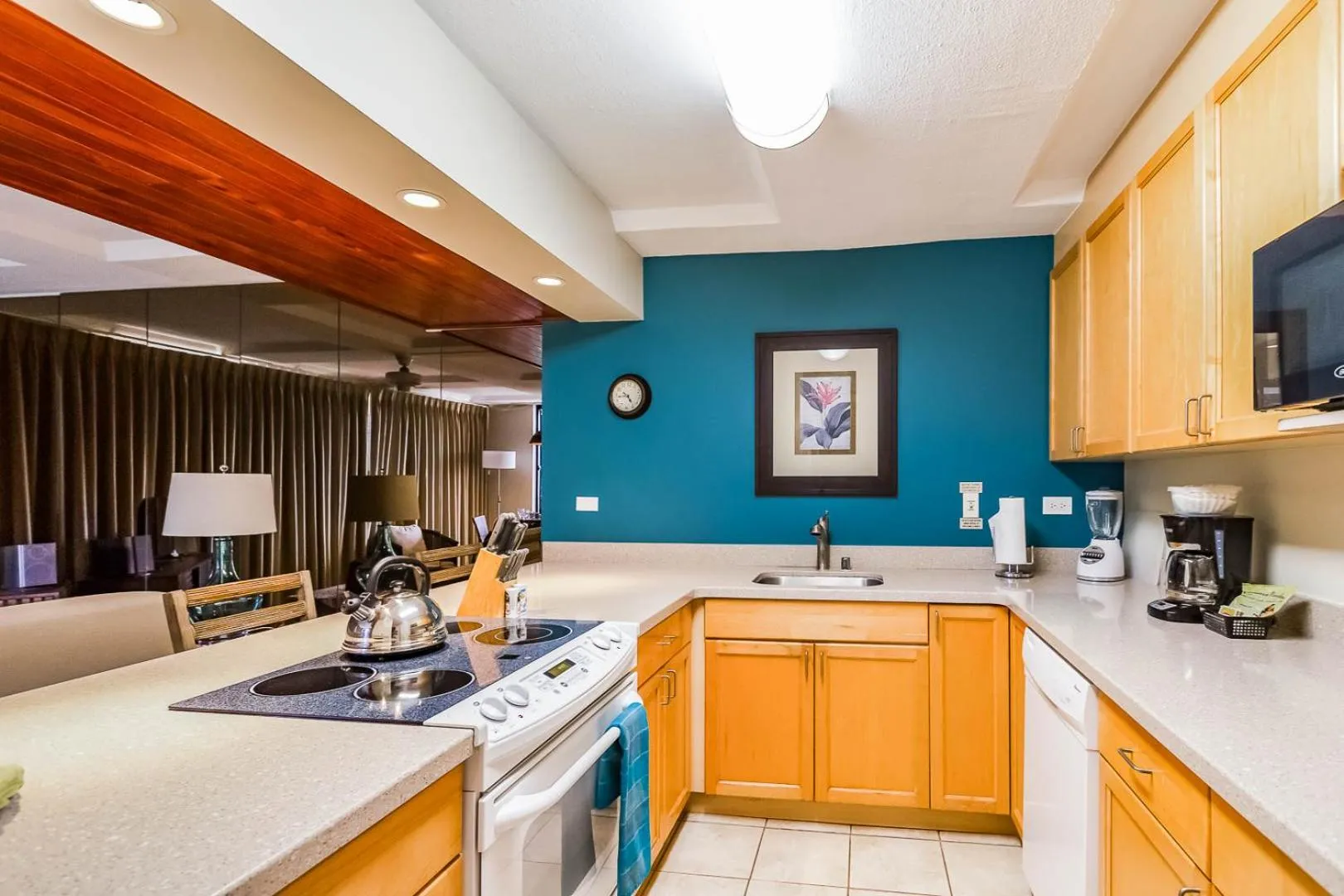 Kitchen or kitchenette in Hawaiian Princess Makaha