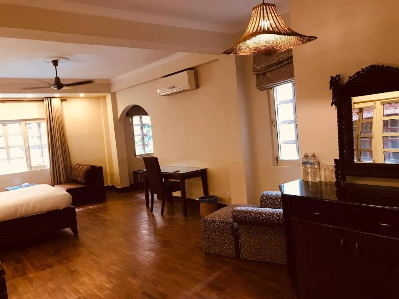 Bedroom, Bed in Courtyard Pujan Hotel