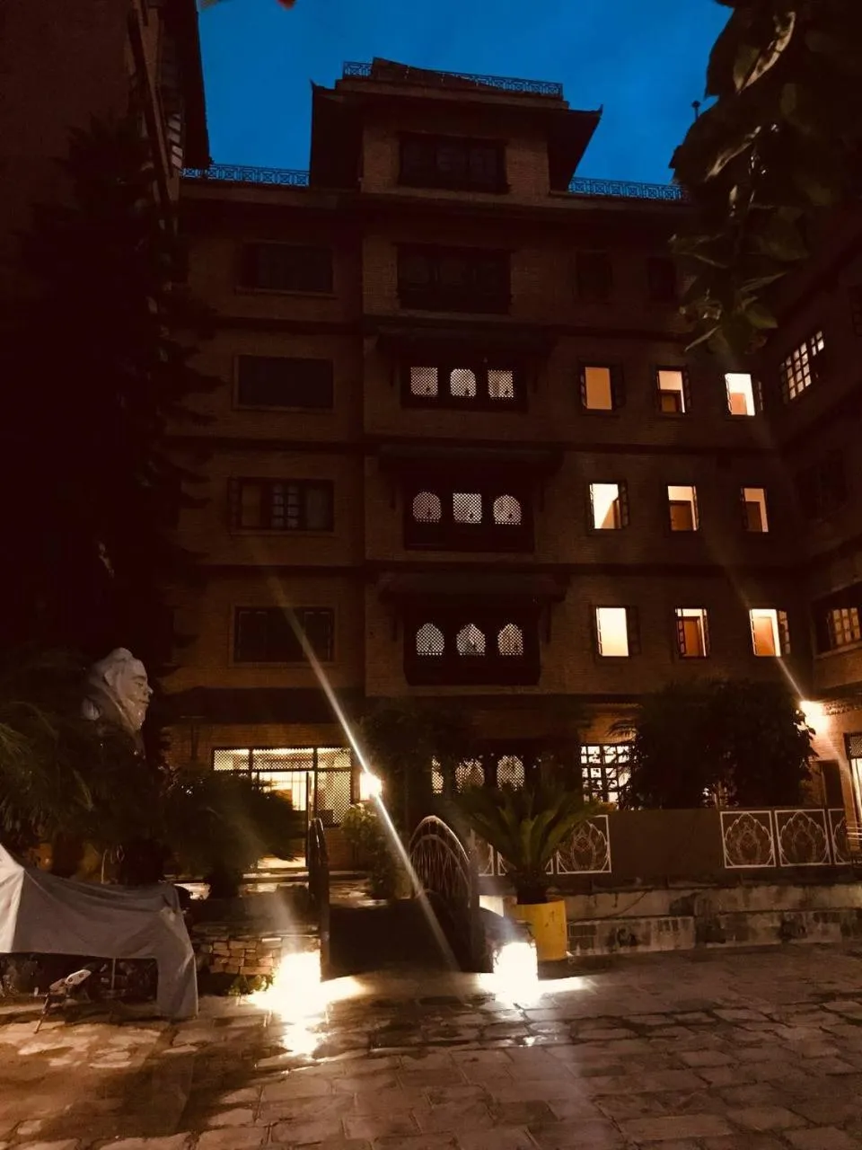 Courtyard Pujan Hotel