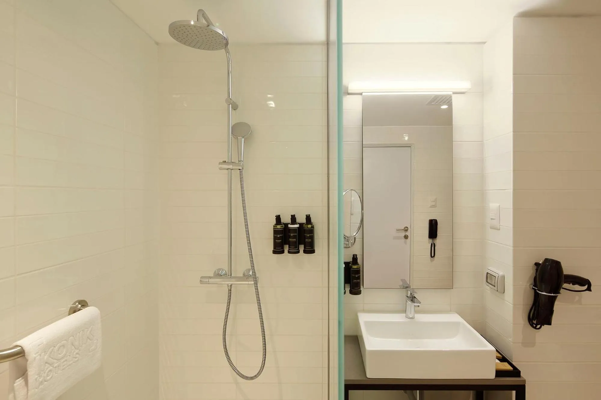 Bathroom in Ikonik Miraflores