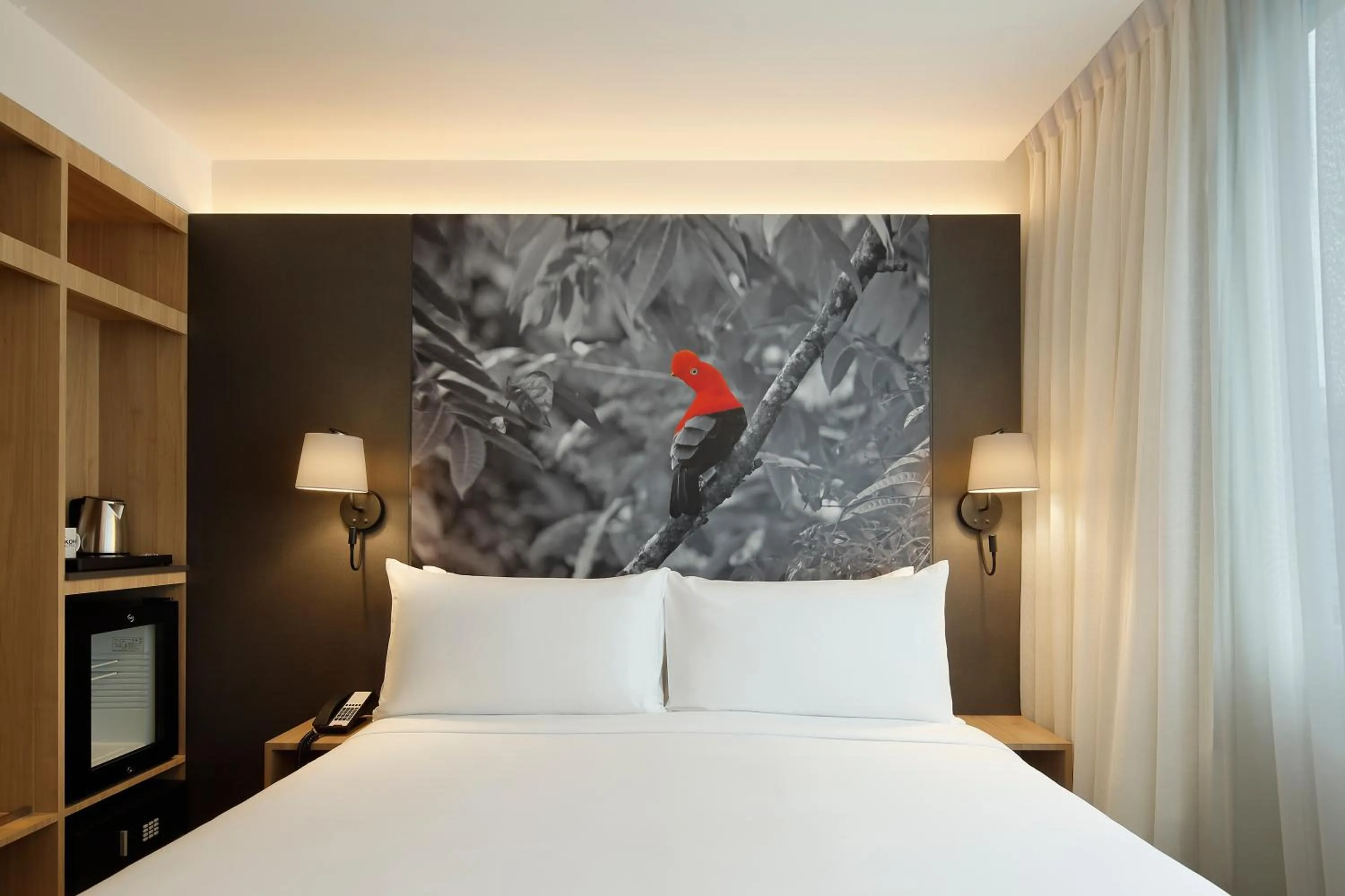 Photo of the whole room, Bed in Ikonik Miraflores