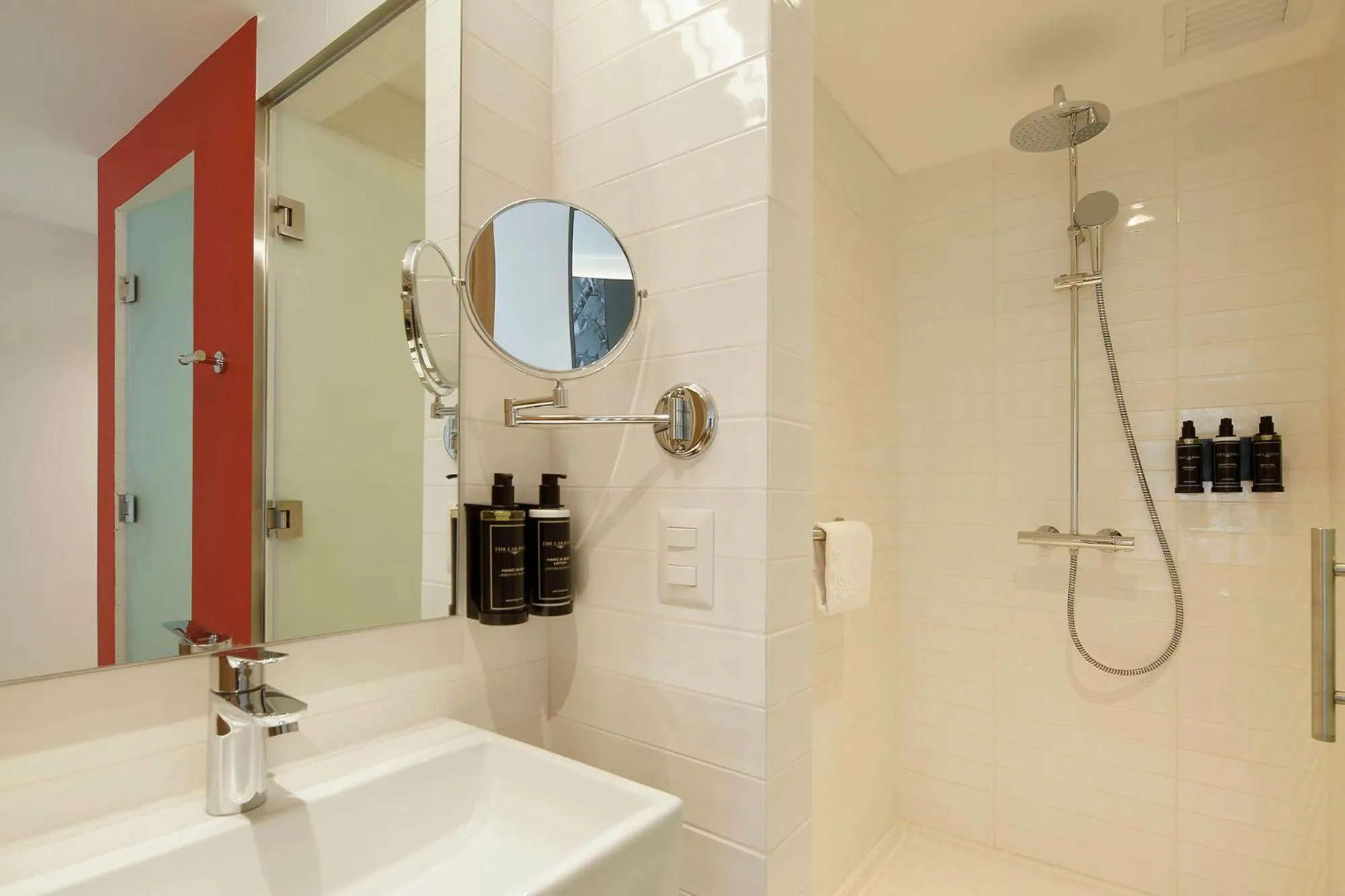 Bathroom in Ikonik Miraflores