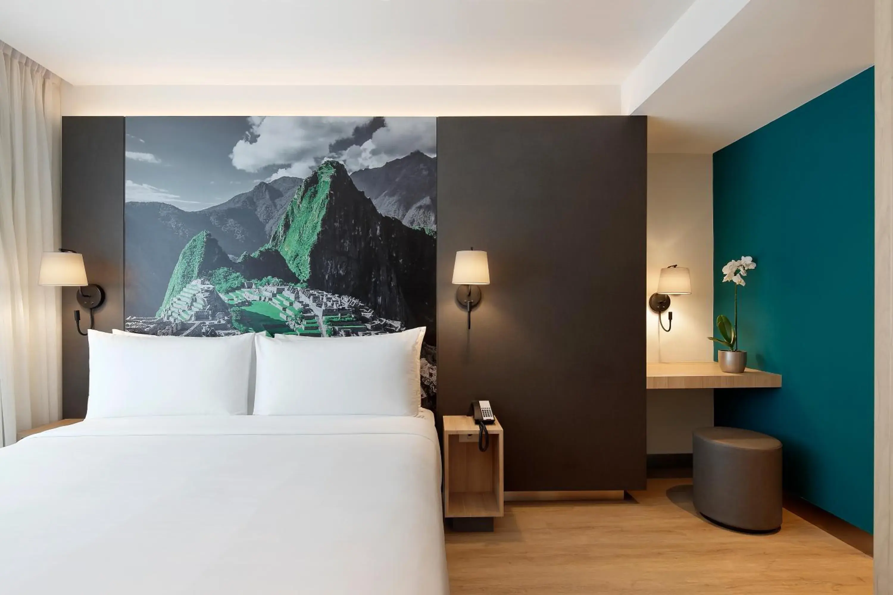 Ikonik Miraflores Ikonik Miraflores