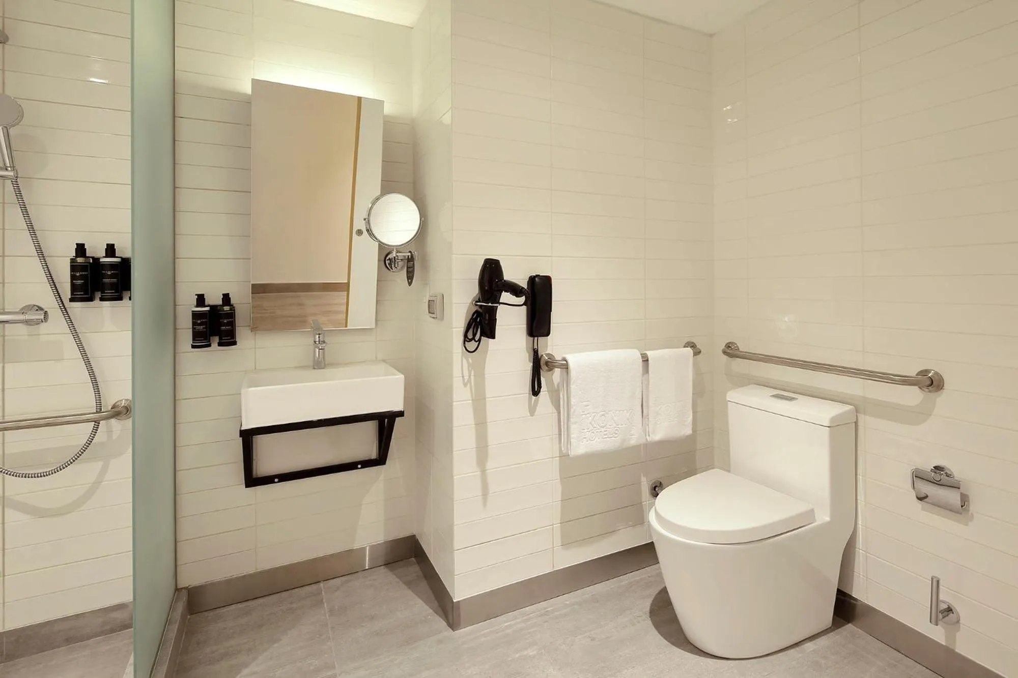 Bathroom in Ikonik Miraflores