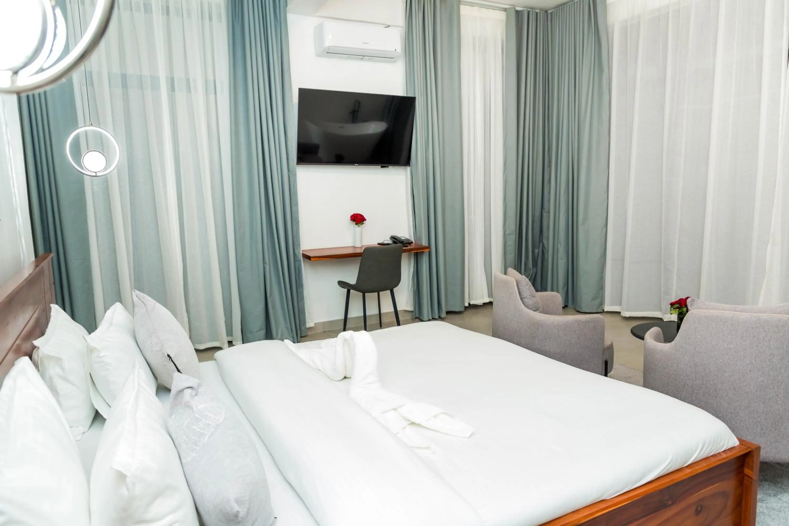 Bedroom, Bed in Shose Farmhouse Chalets & Campsite