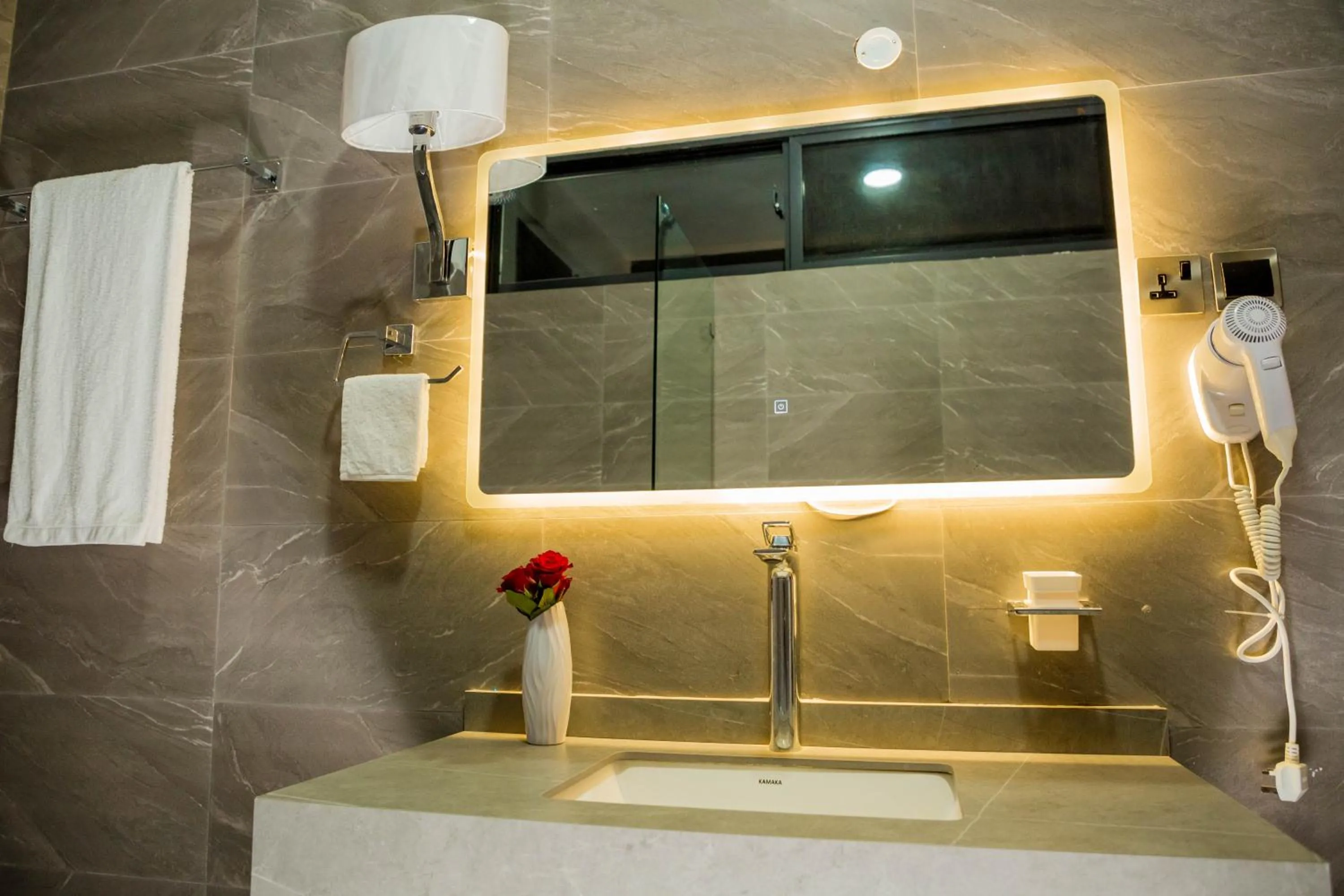 Bathroom in Shose Farmhouse Chalets & Campsite