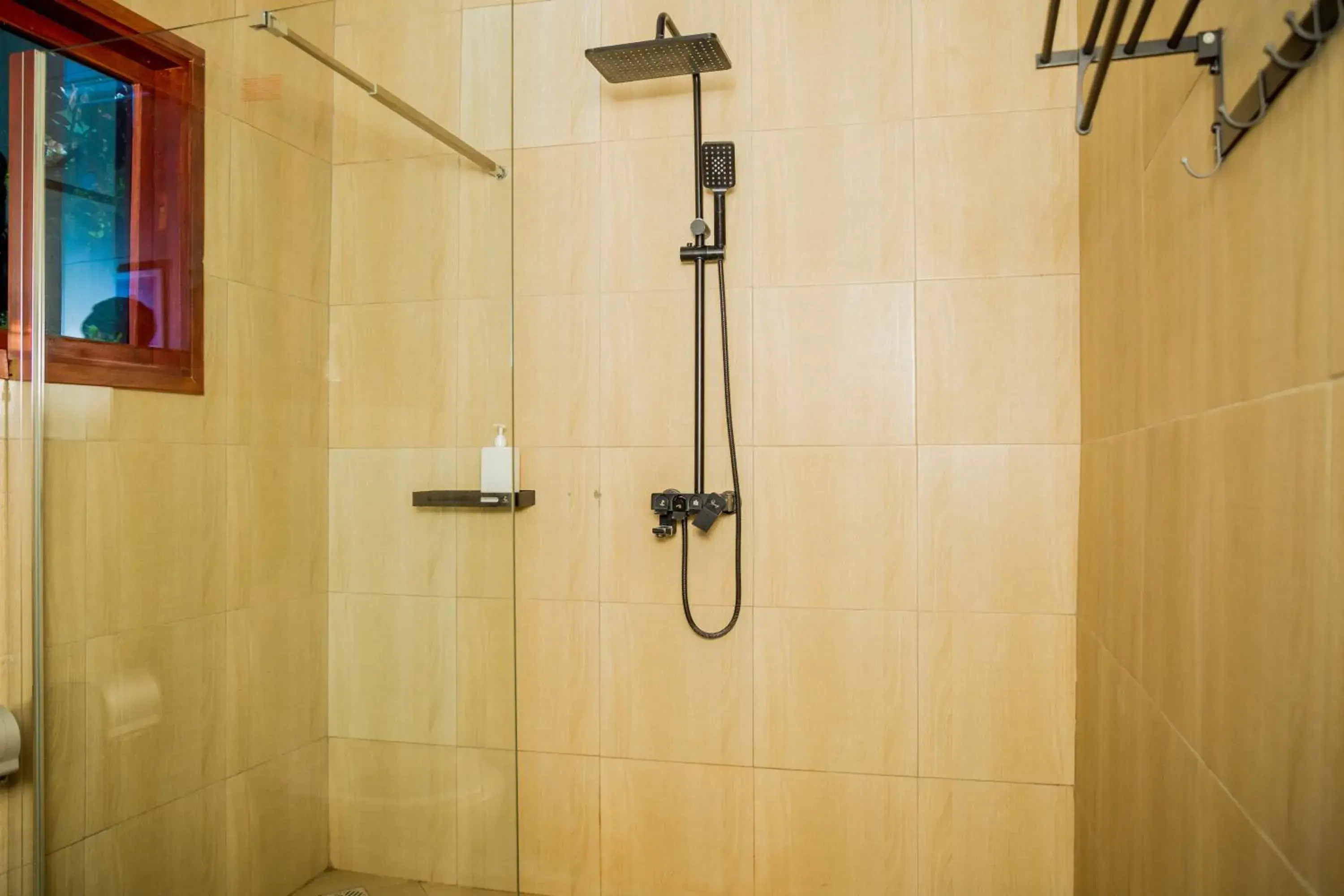 Deluxe Double Room with Balcony in Shose Farmhouse Chalets & Campsite Deluxe Double Room with Balcony in Shose Farmhouse Chalets & Campsite