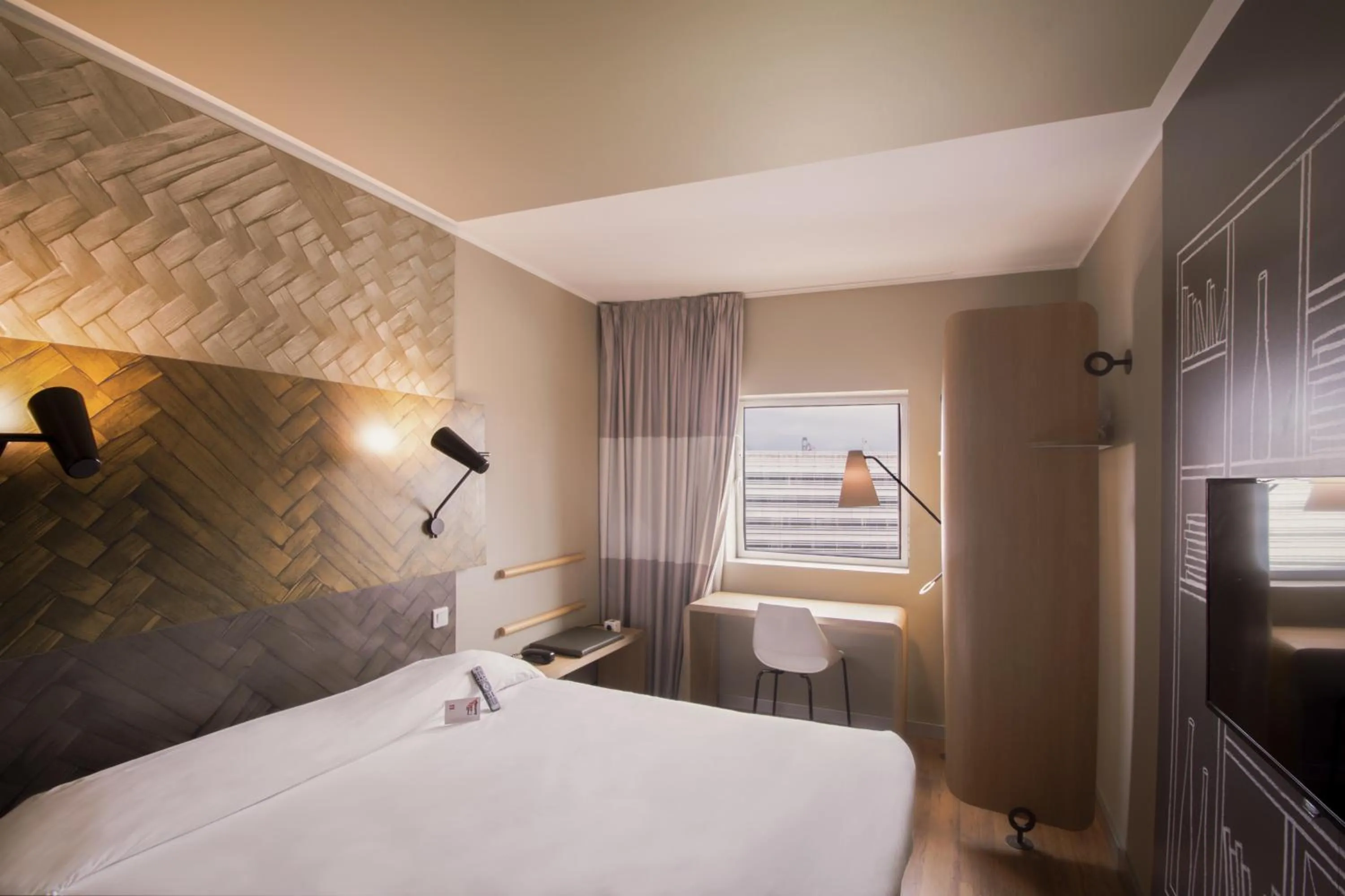 Bedroom, Bed in Ibis Casablanca City Center