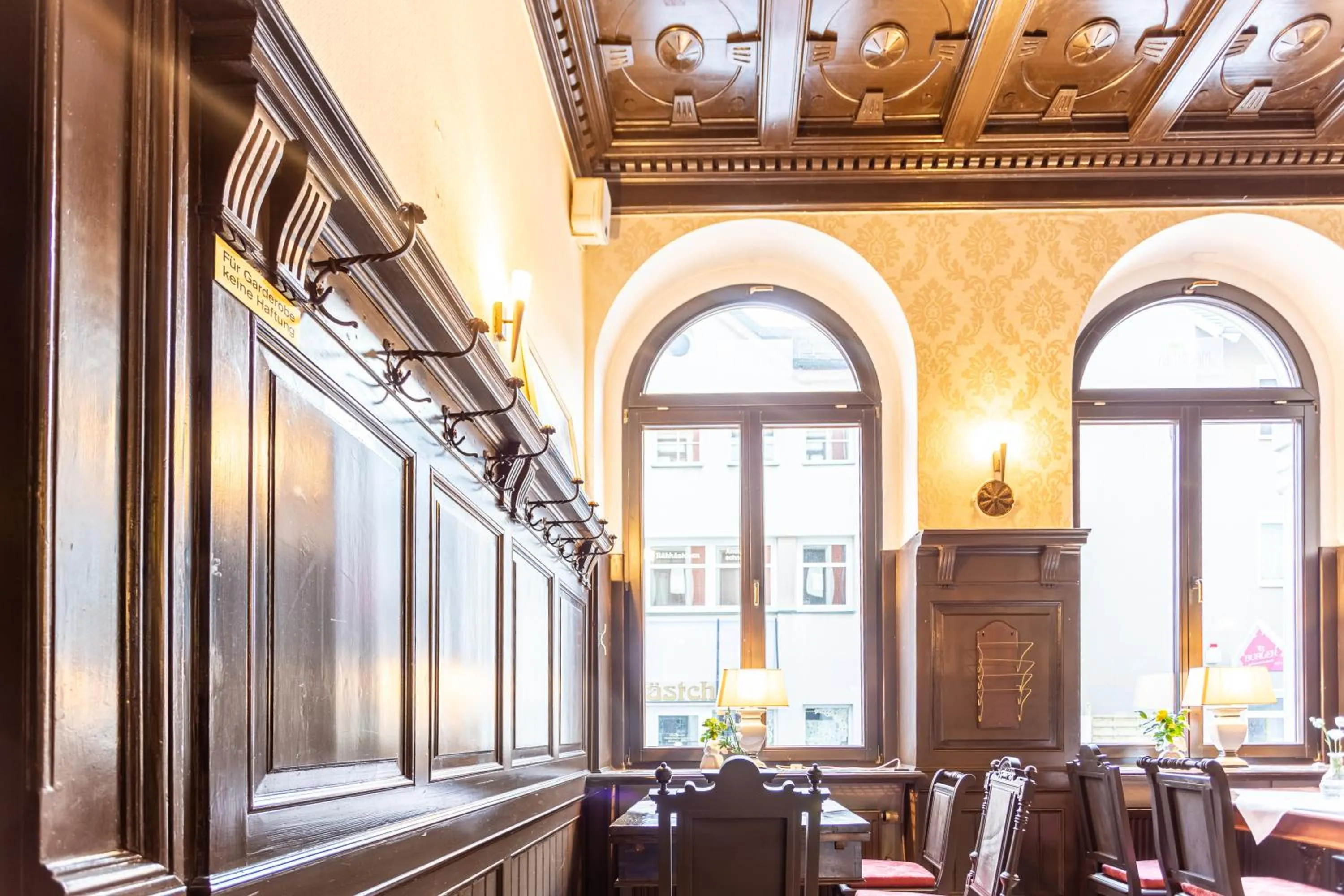 Restaurant/places to eat in Hotel Mauritius - Im Herzen von Crimmitschau - Frühstück buchbar - Restaurant - Café - Fahrradbox