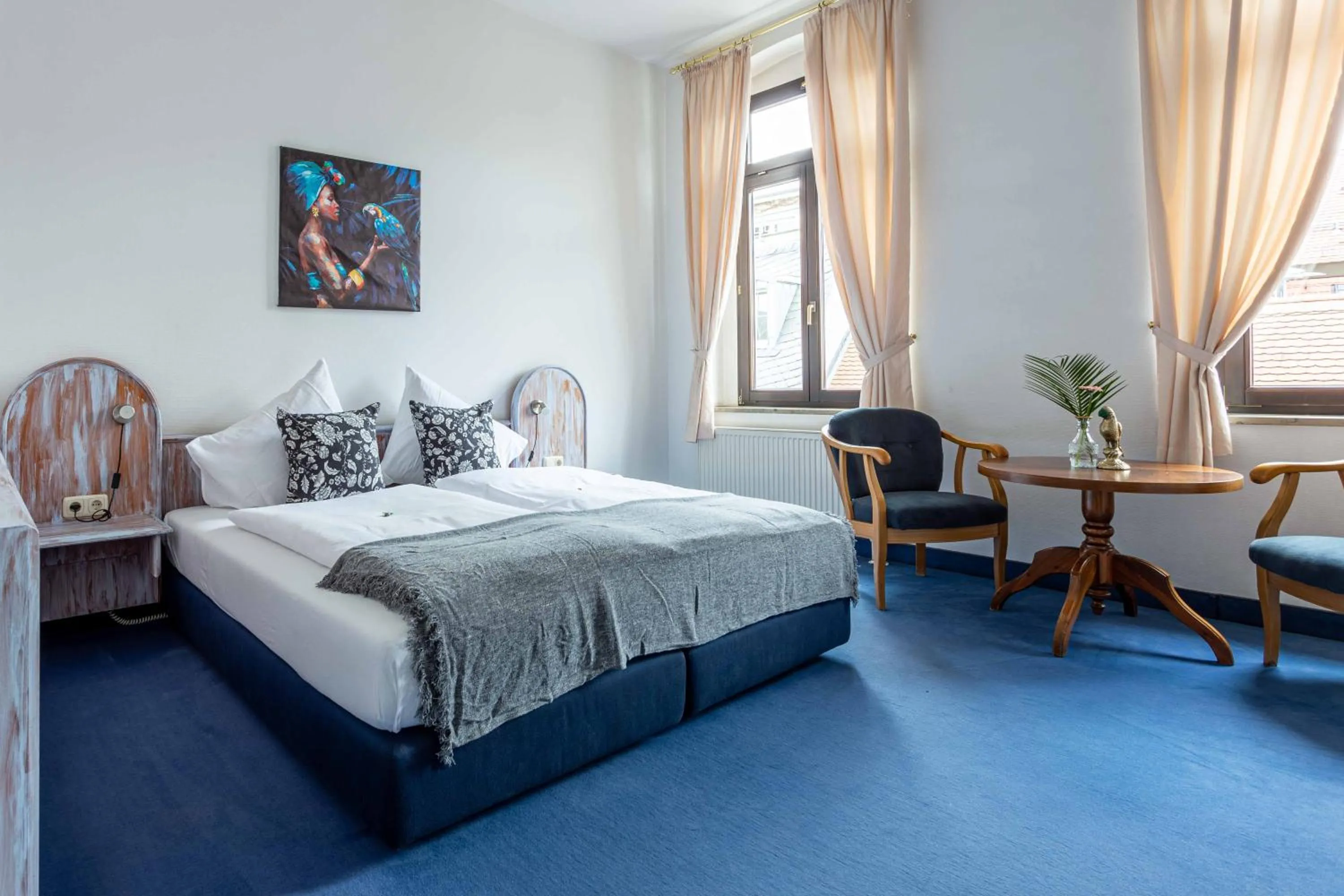 Bed in Hotel Mauritius - Im Herzen von Crimmitschau - Frühstück buchbar - Restaurant - Café - Fahrradbox