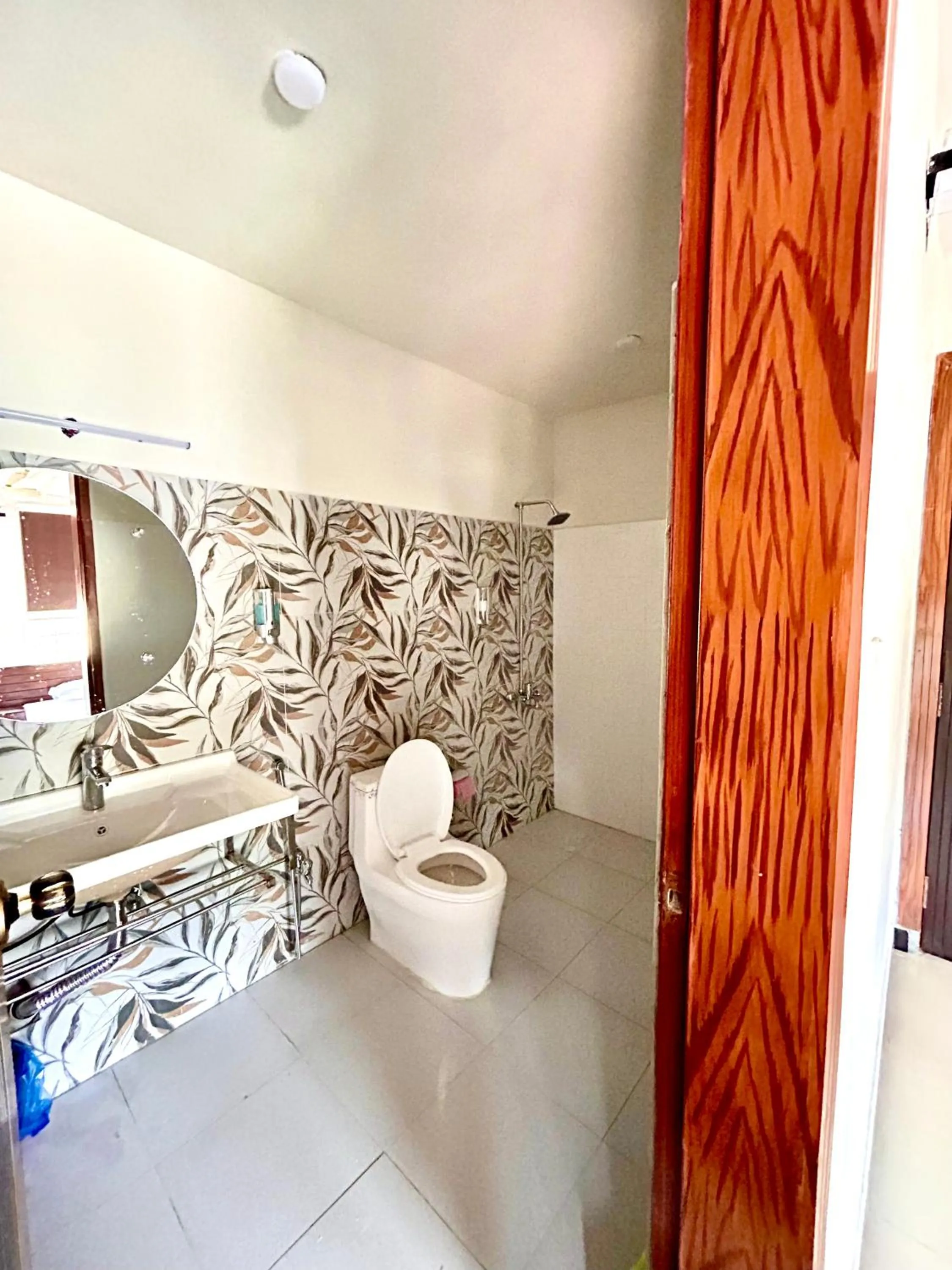 Toilet in Republika Central Hotel & Resort