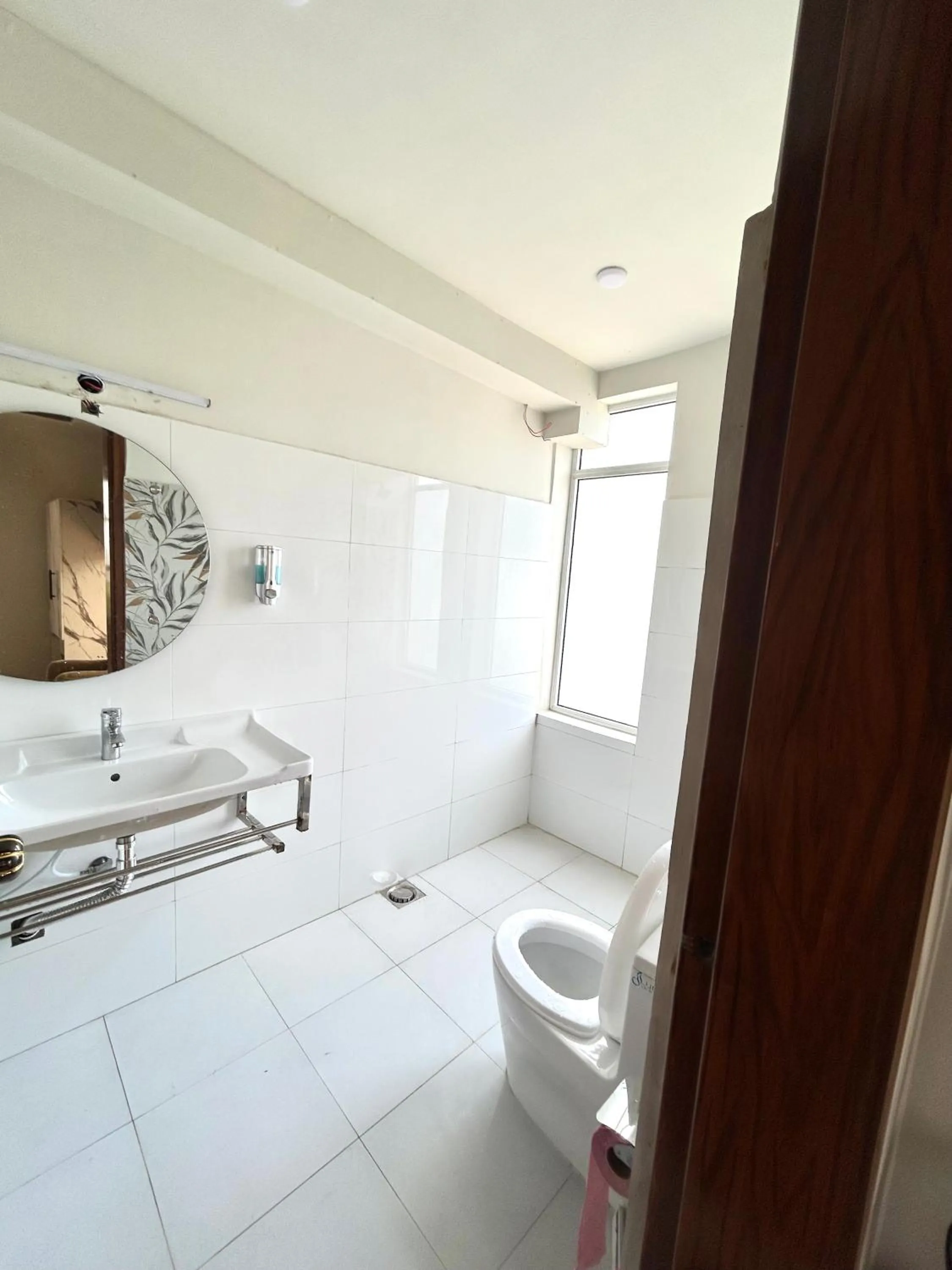 Shower in Republika Central Hotel & Resort