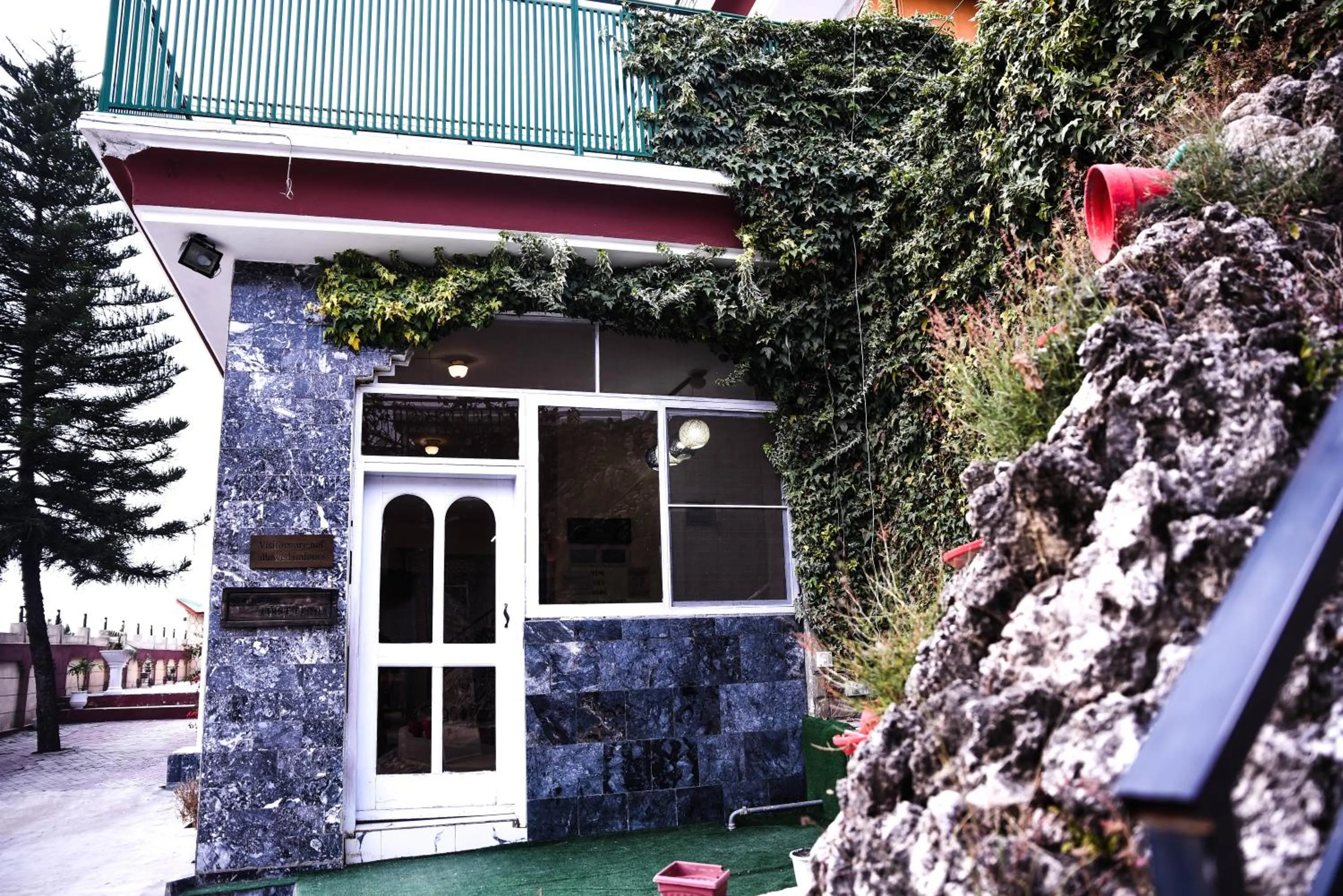 Republika Central Hotel & Resort