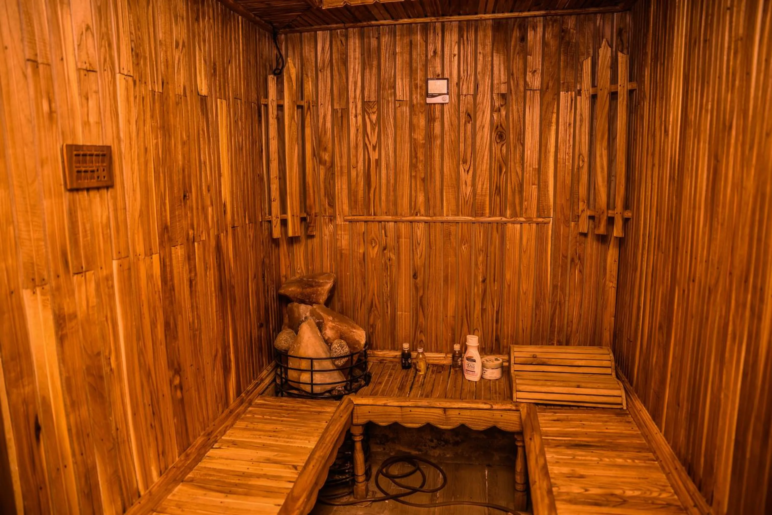 Republika Central Hotel & Resort