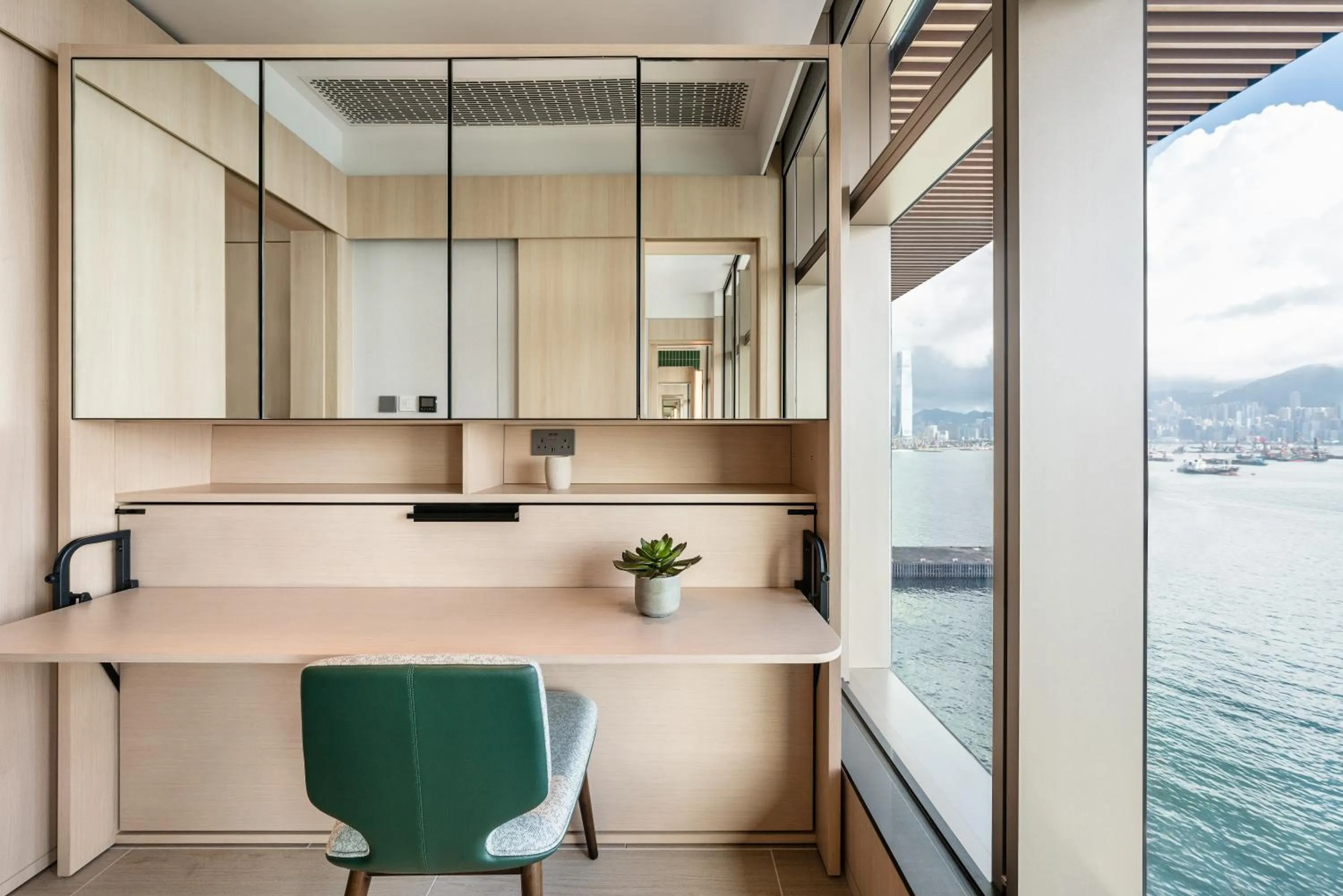 Bedroom in TOWNPLACE WEST KOWLOON