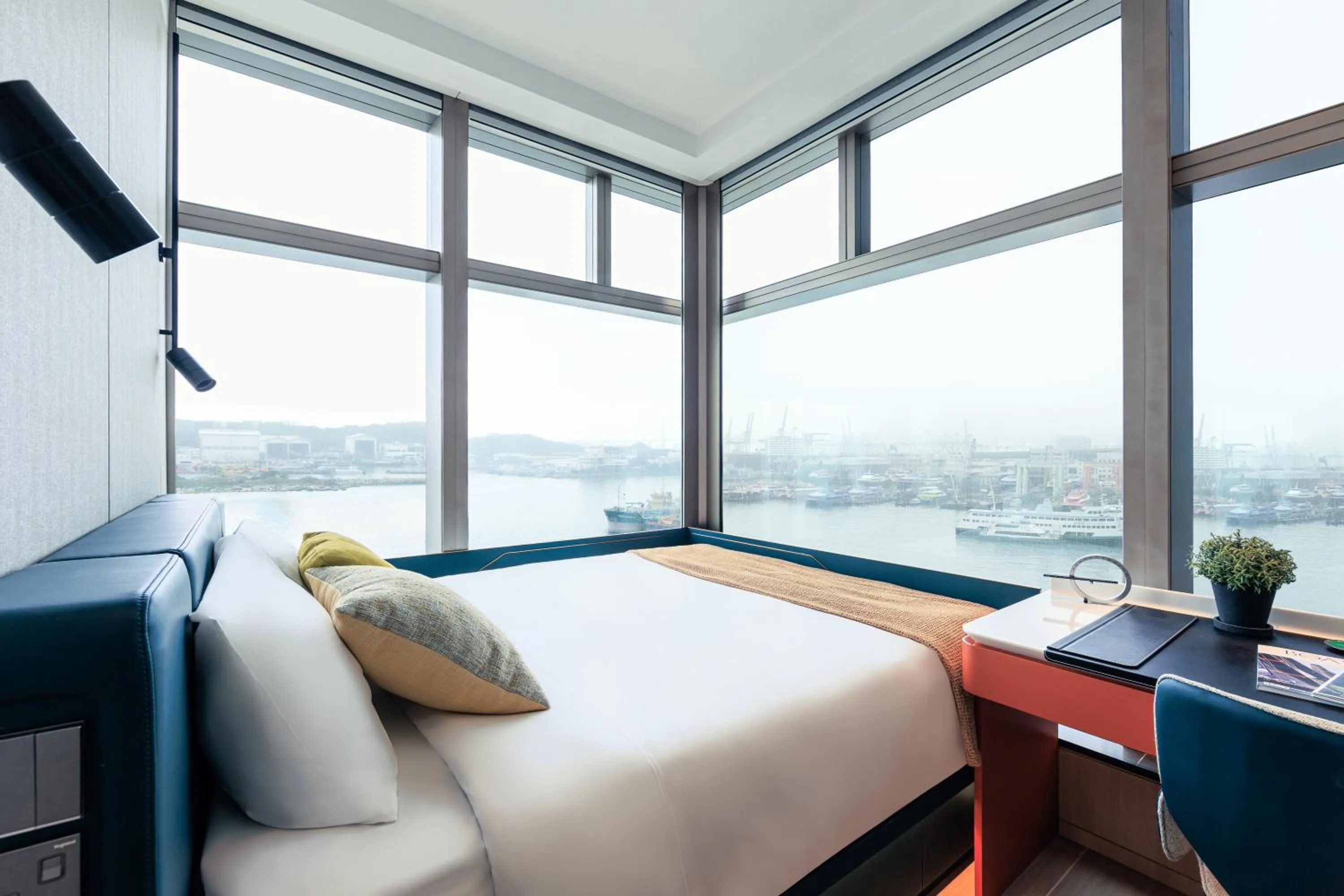 Bedroom in TOWNPLACE WEST KOWLOON