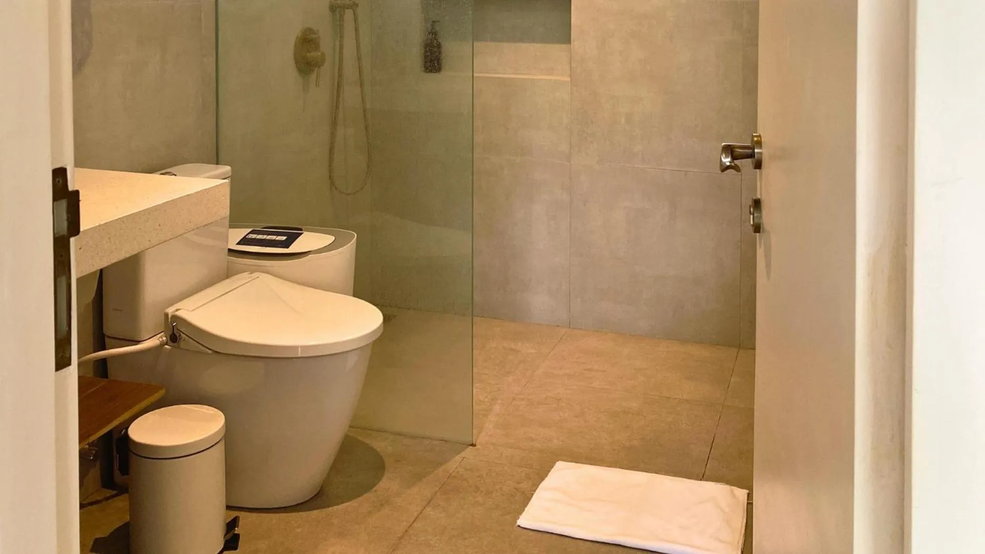 Bathroom in White Penny Hostel