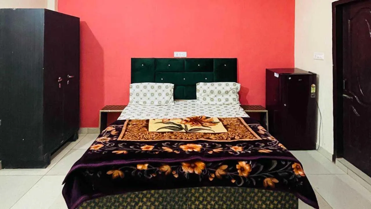 Bedroom, Bed in 81157G Amy Inn