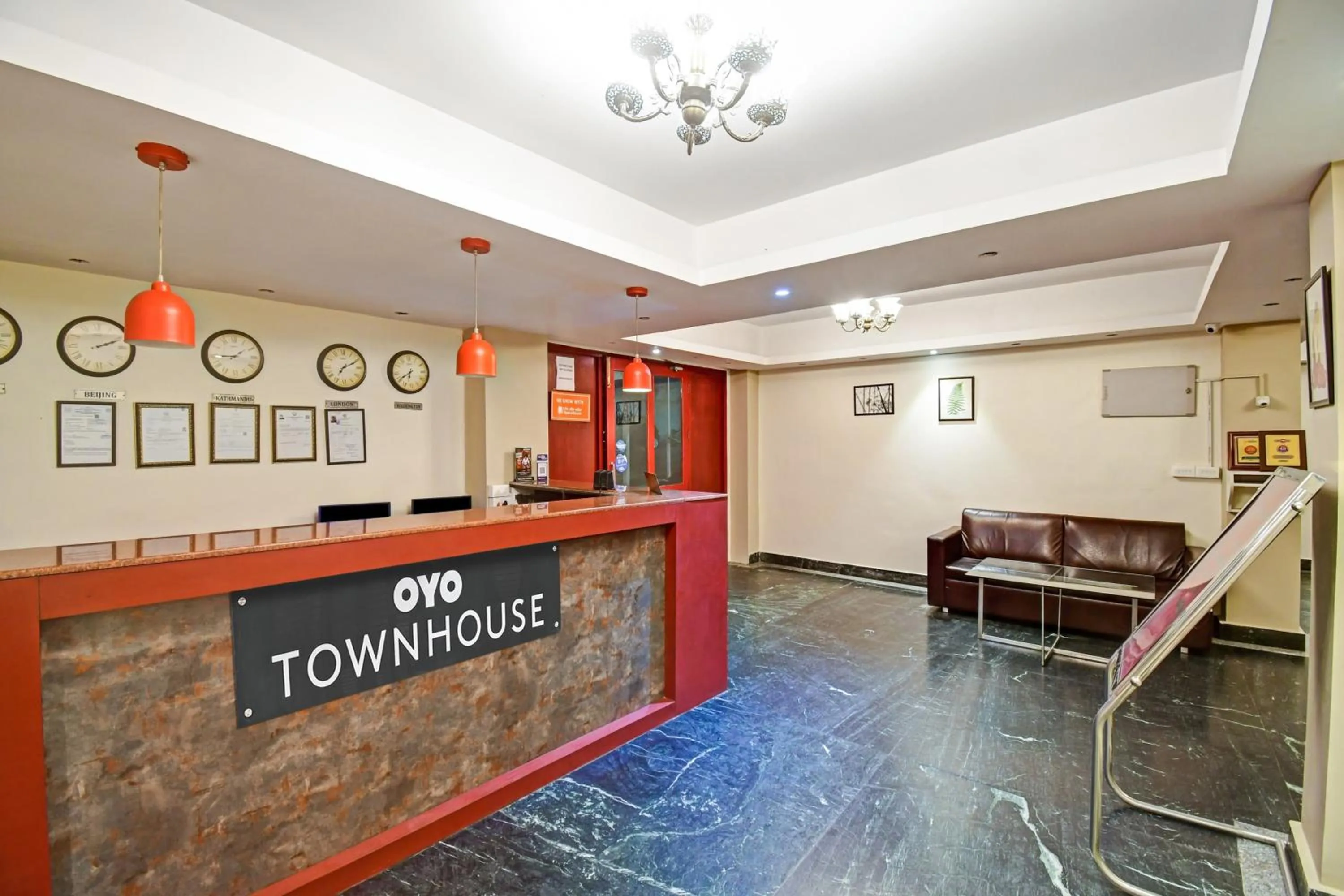 Lobby or reception in Townhouse Mansarovar Hotel