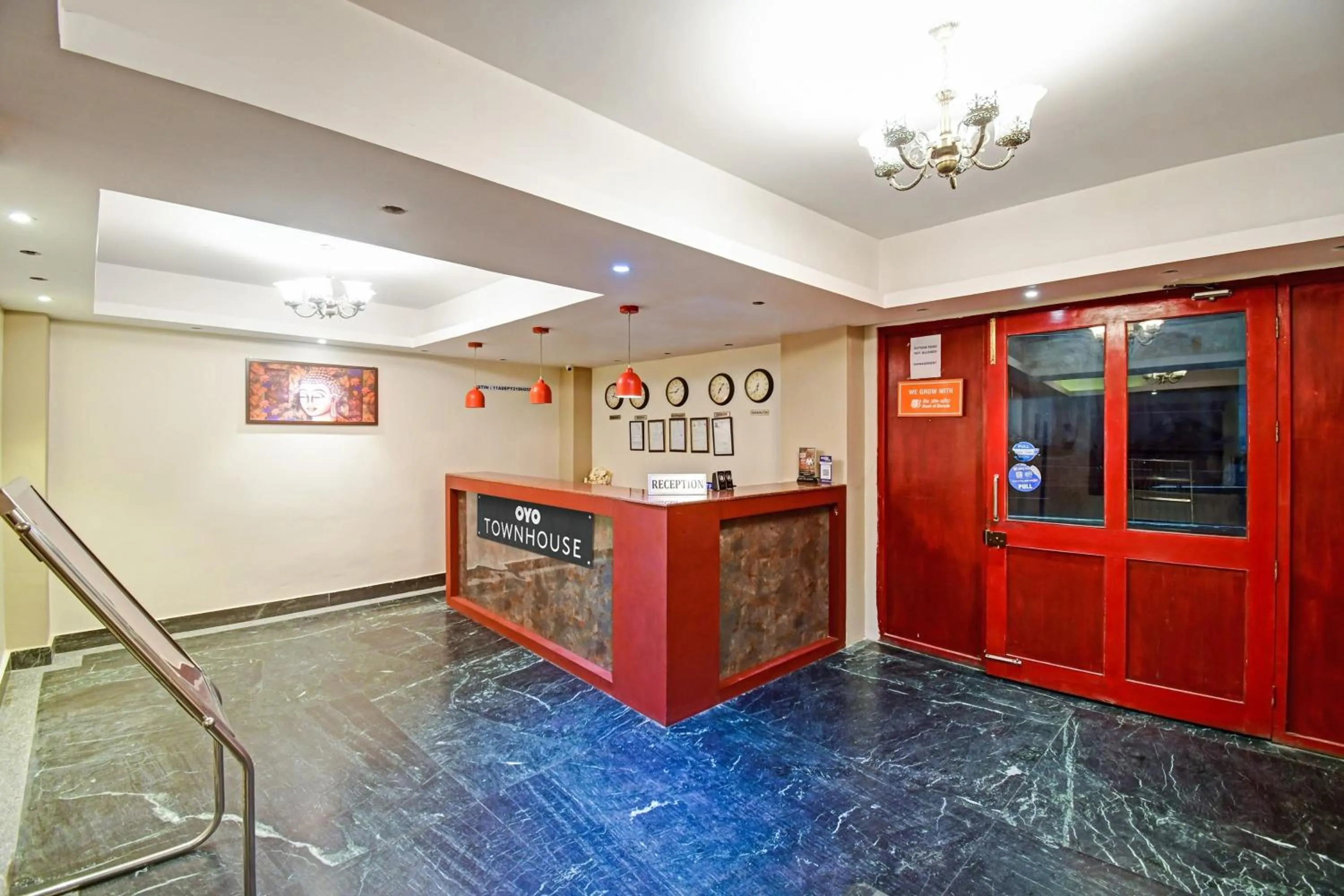 Lobby or reception in Townhouse Mansarovar Hotel