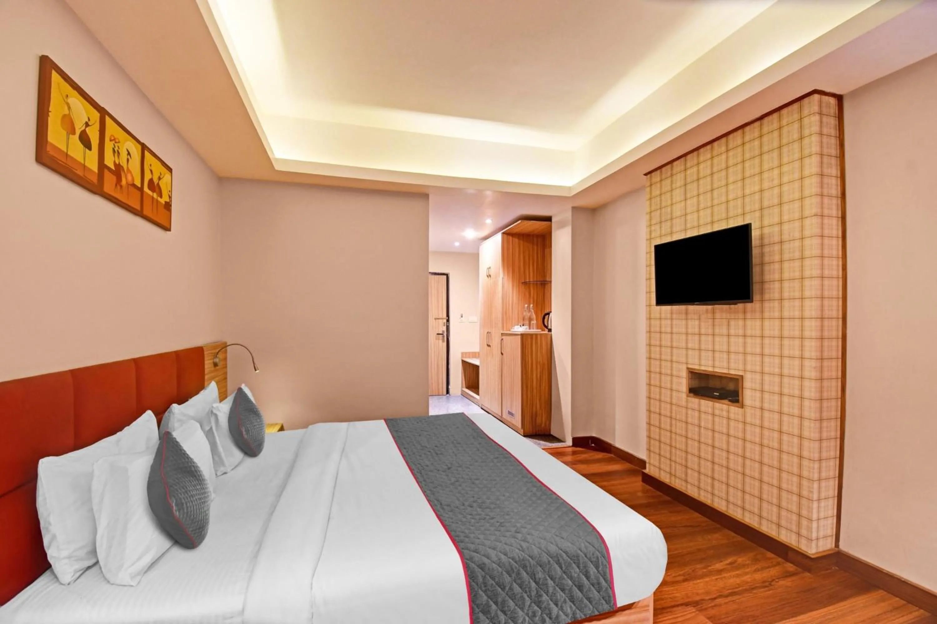 Bedroom in Townhouse Mansarovar Hotel