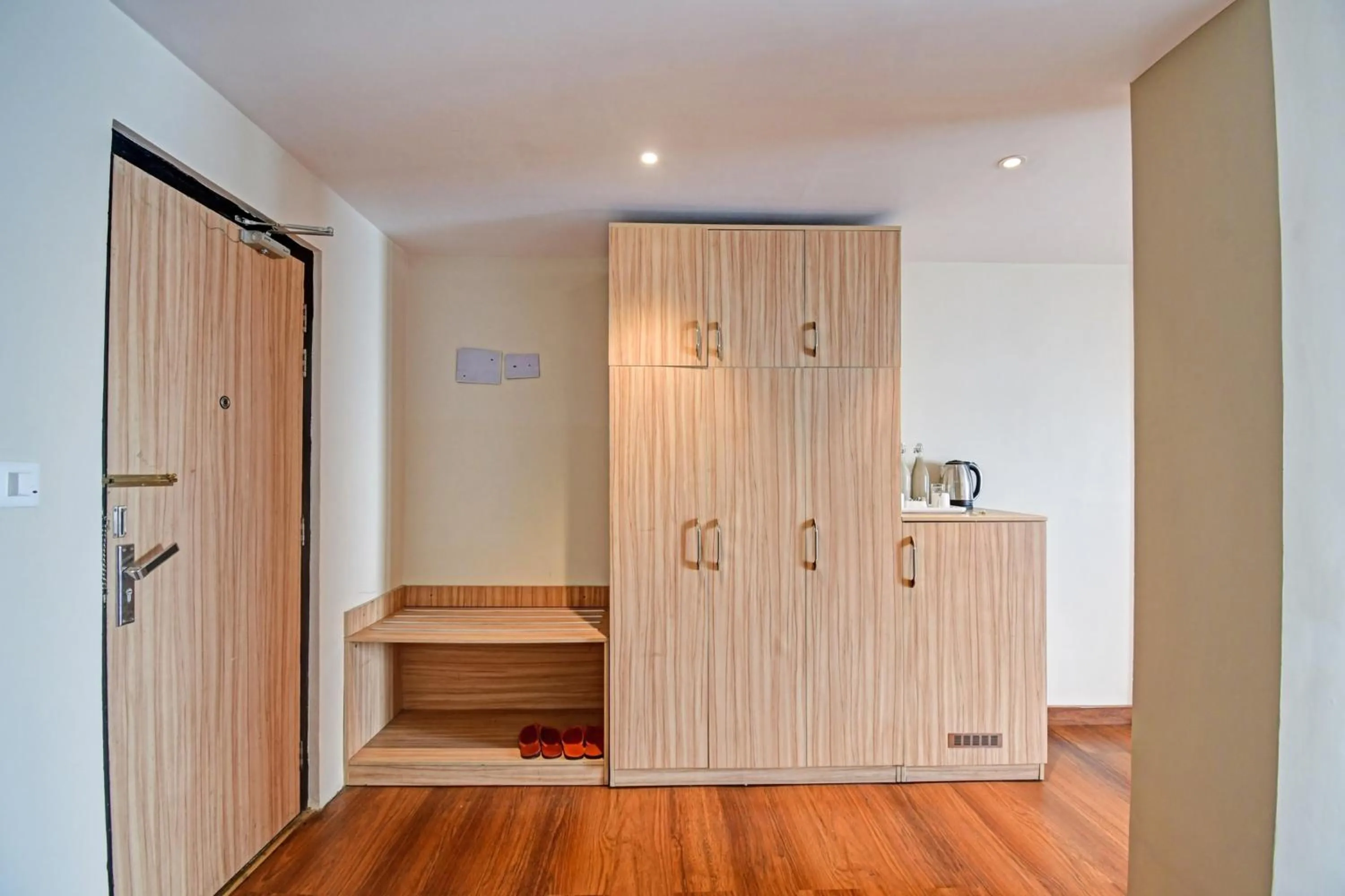 Bedroom in Townhouse Mansarovar Hotel