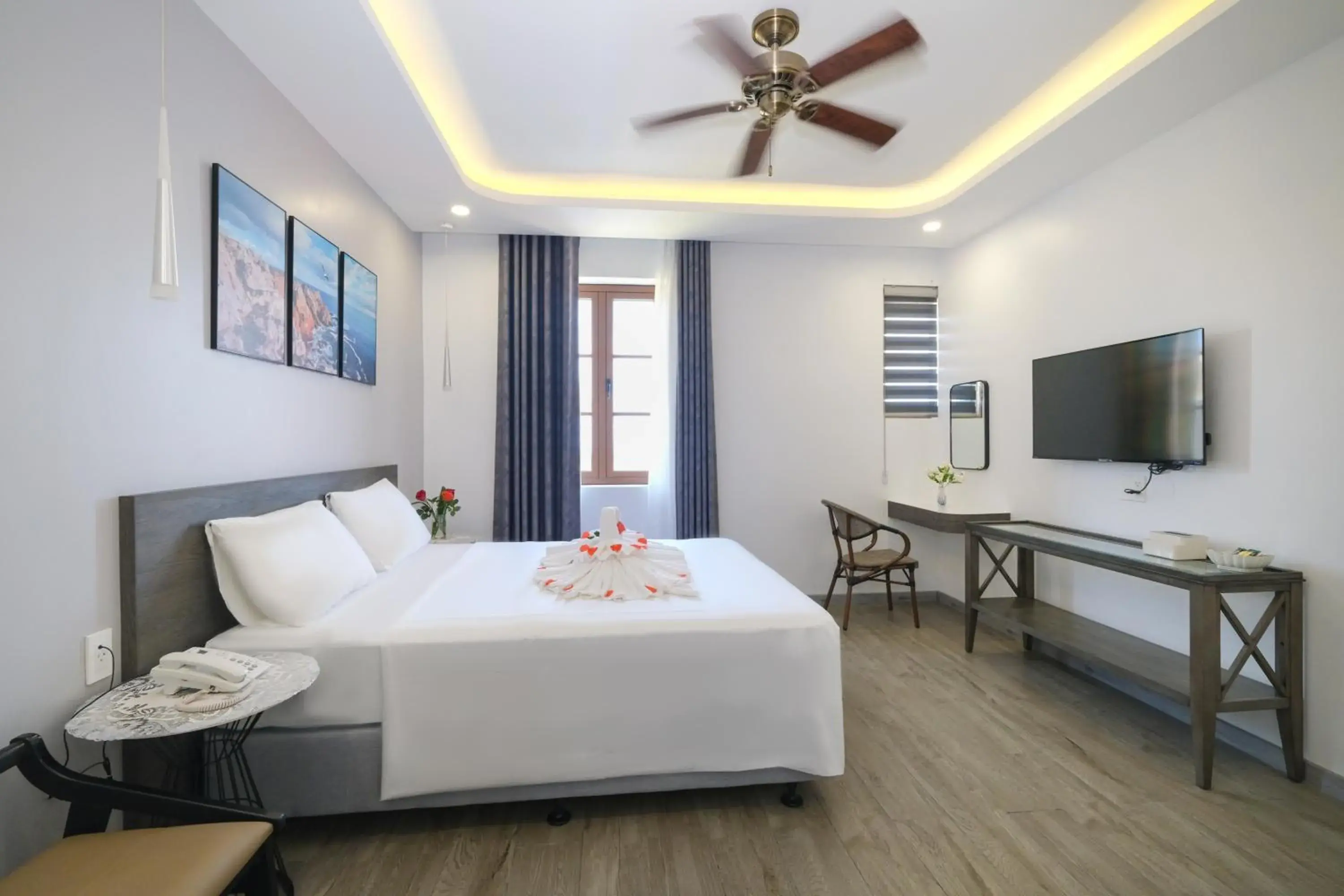 Deluxe Double Room with Side Sea View in BELLA HOTEL Phu Quoc Deluxe Double Room with Side Sea View in BELLA HOTEL Phu Quoc