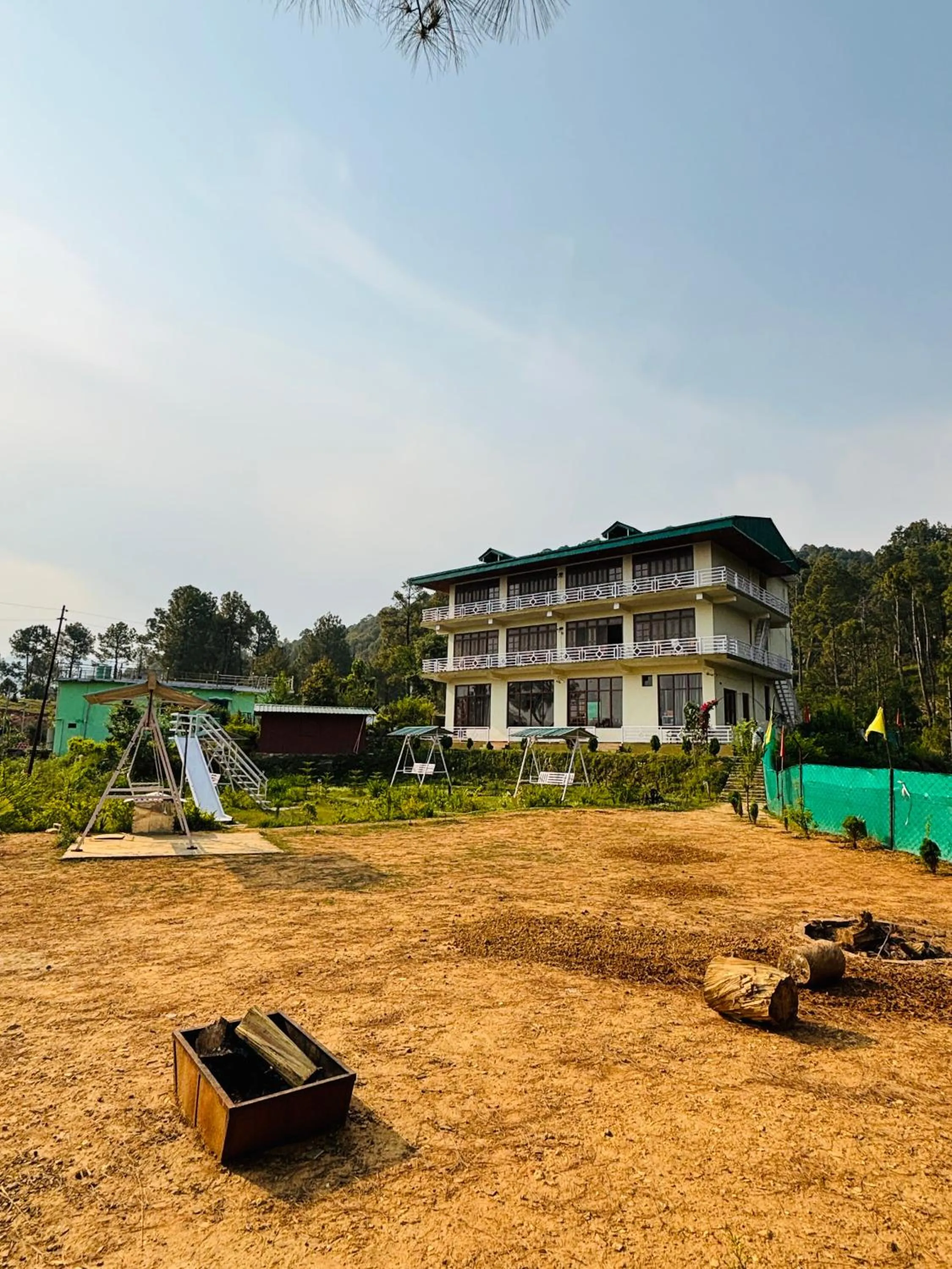 Lap Of Himalayas Resort