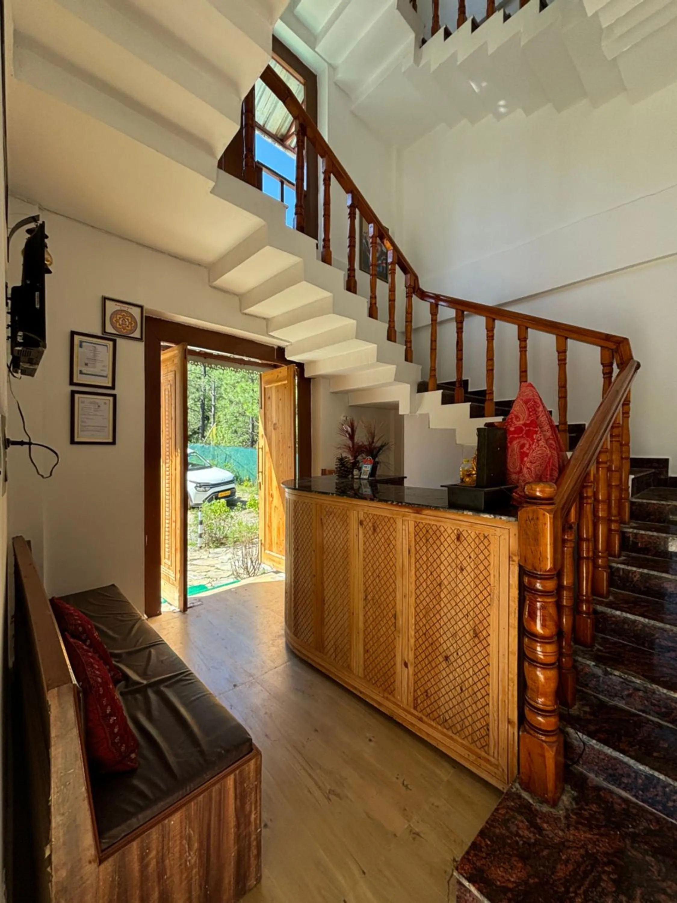 Lap Of Himalayas Resort