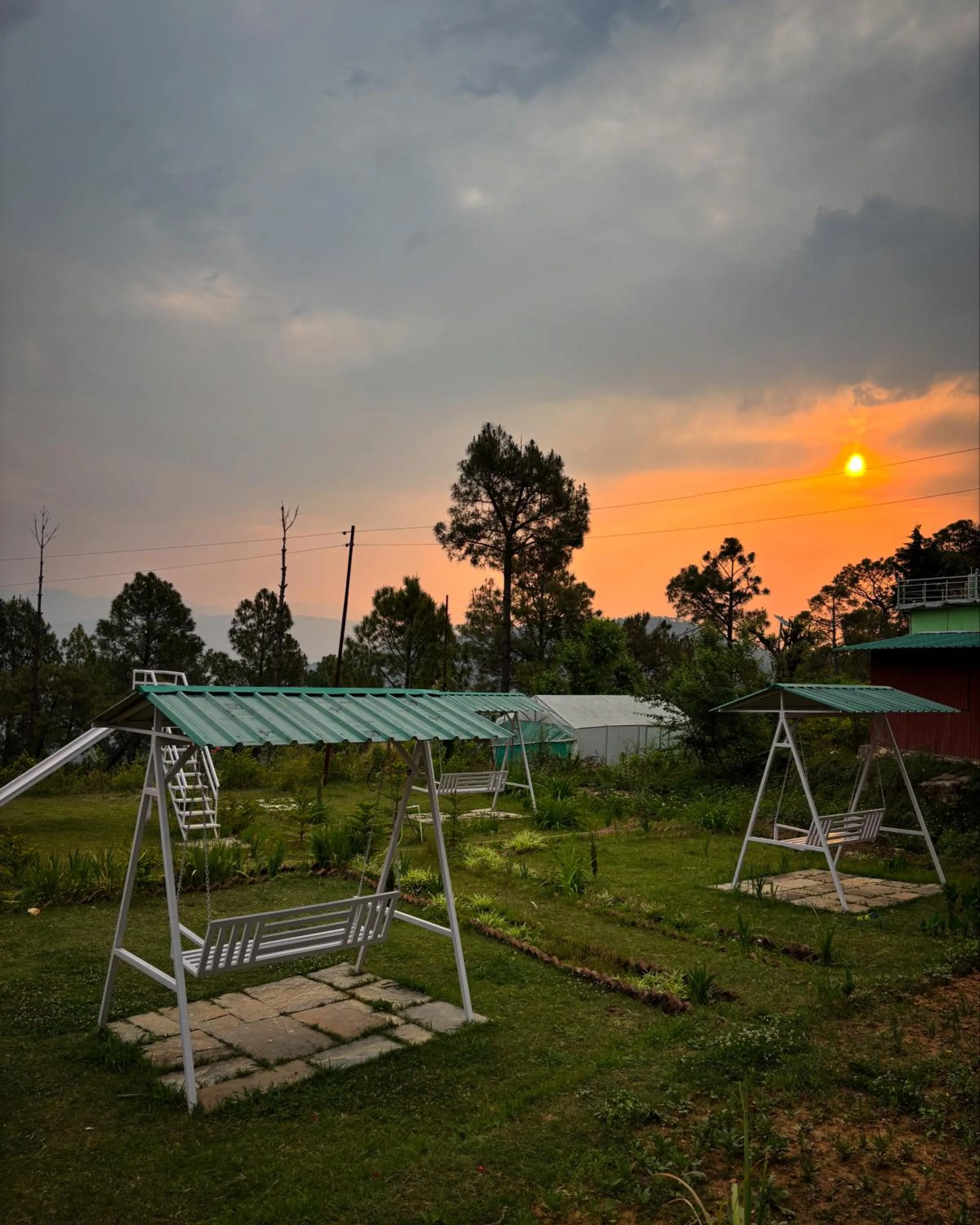 Lap Of Himalayas Resort