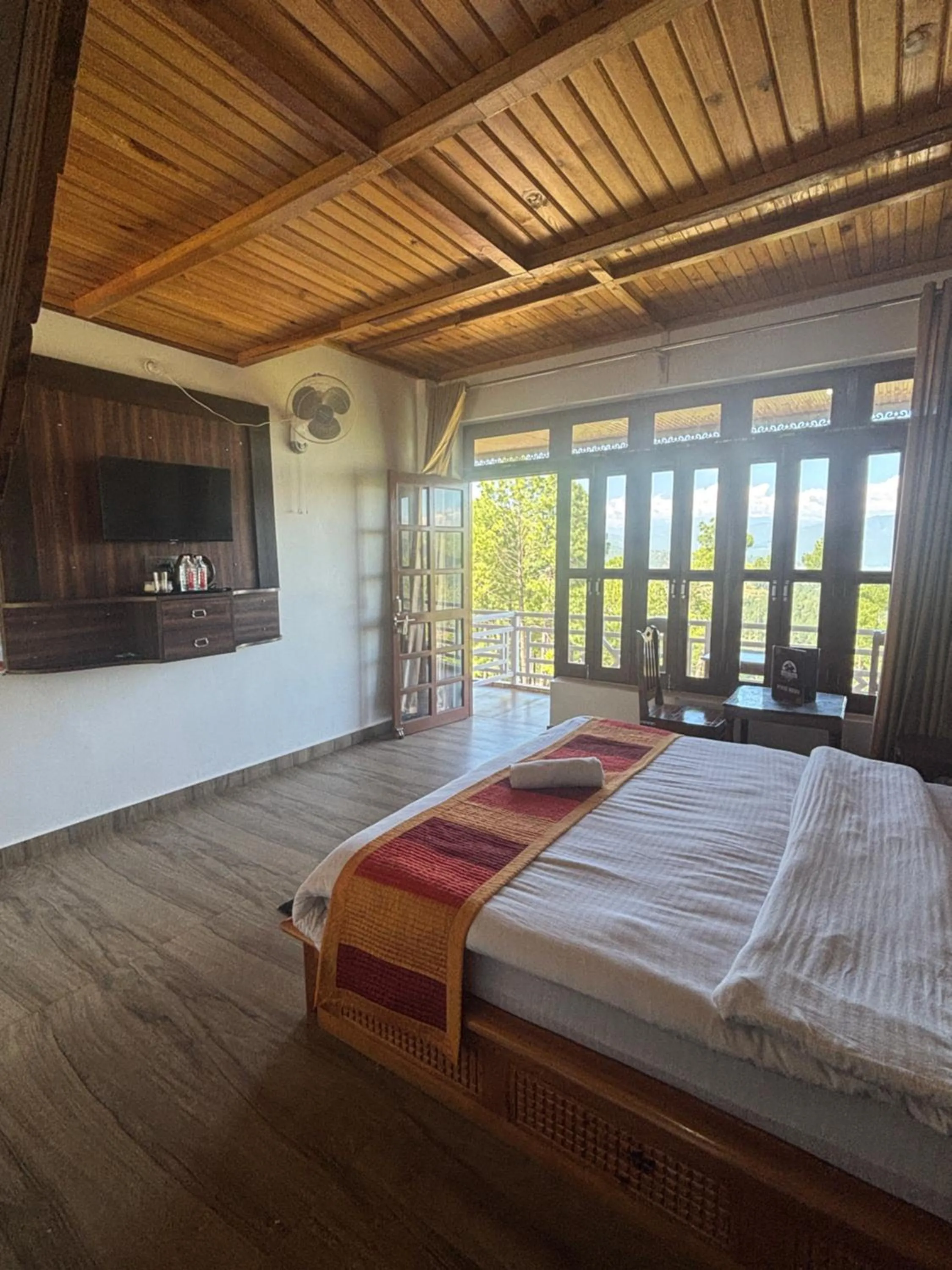 Bed in Lap Of Himalayas Resort