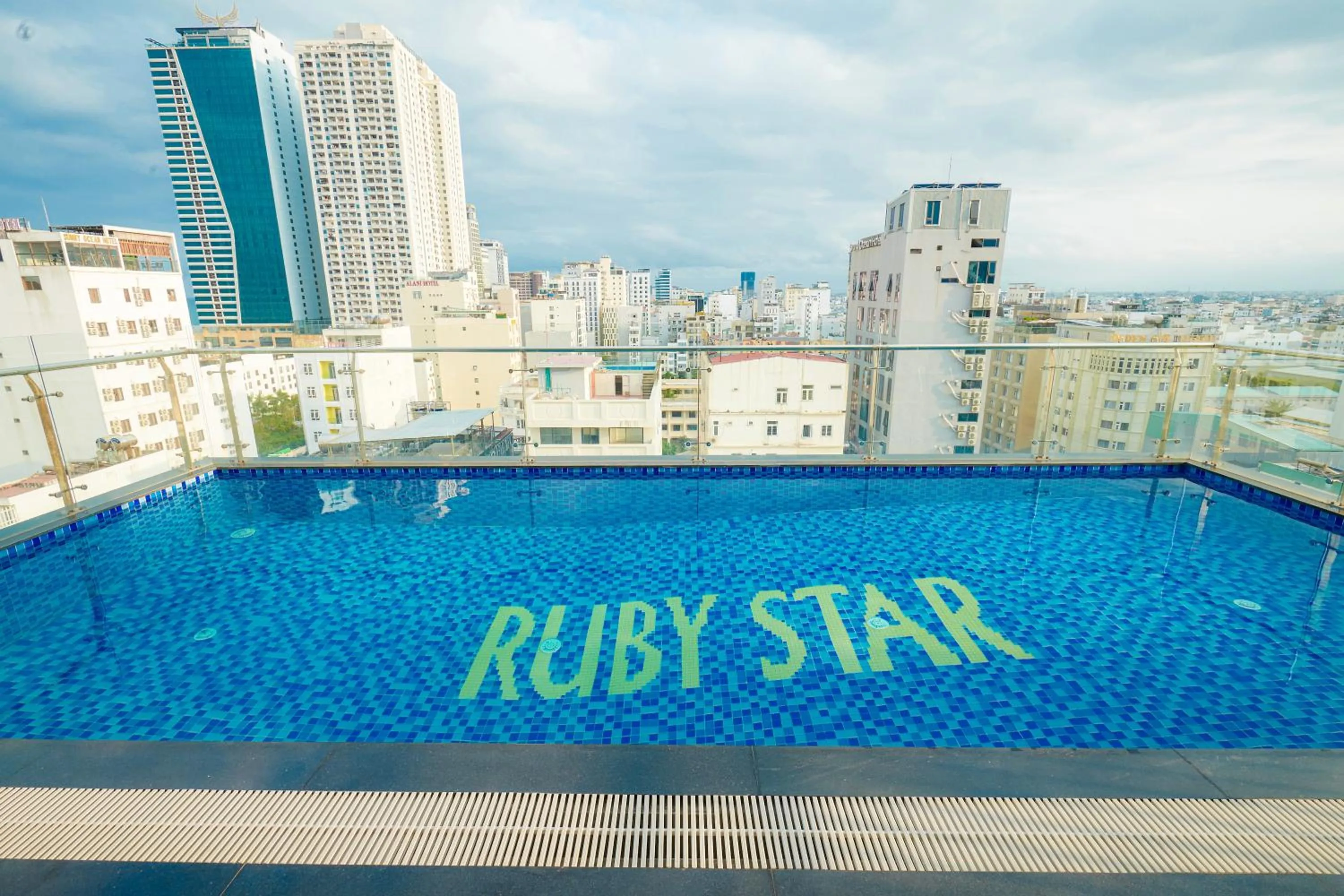 Solarium in Ruby Star Da Nang - Central My Khe Beach