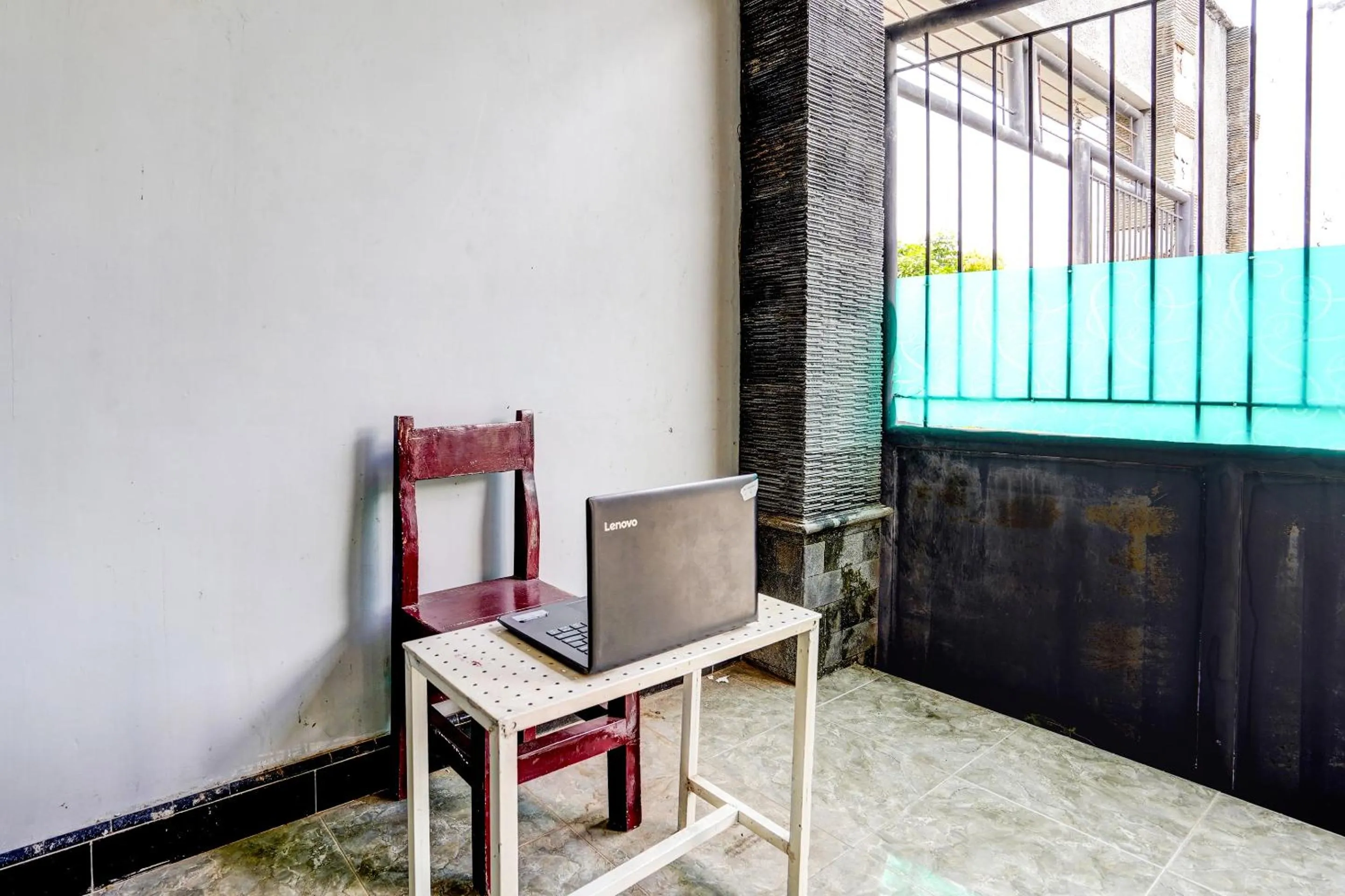 Lobby or reception in SPOT ON 92480 Iwn Homestay Syariah