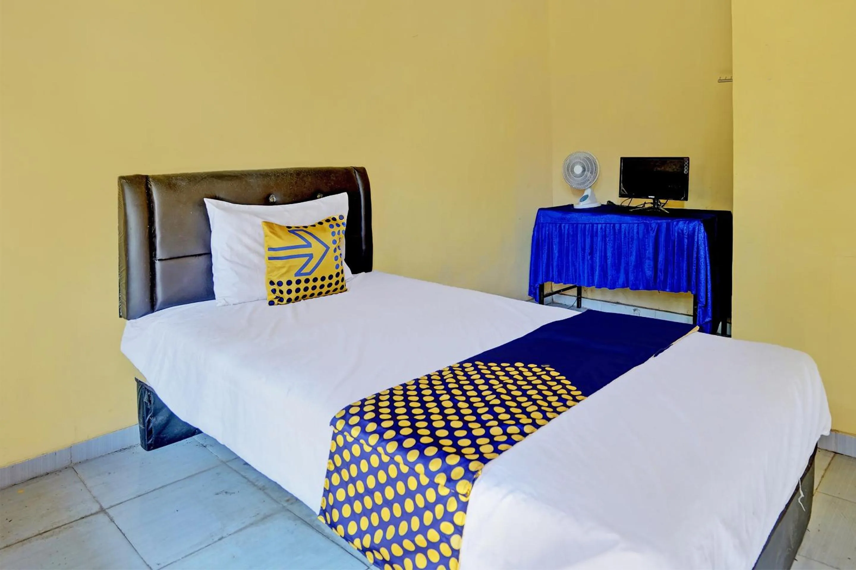 Bedroom, Bed in SPOT ON 92480 Iwn Homestay Syariah