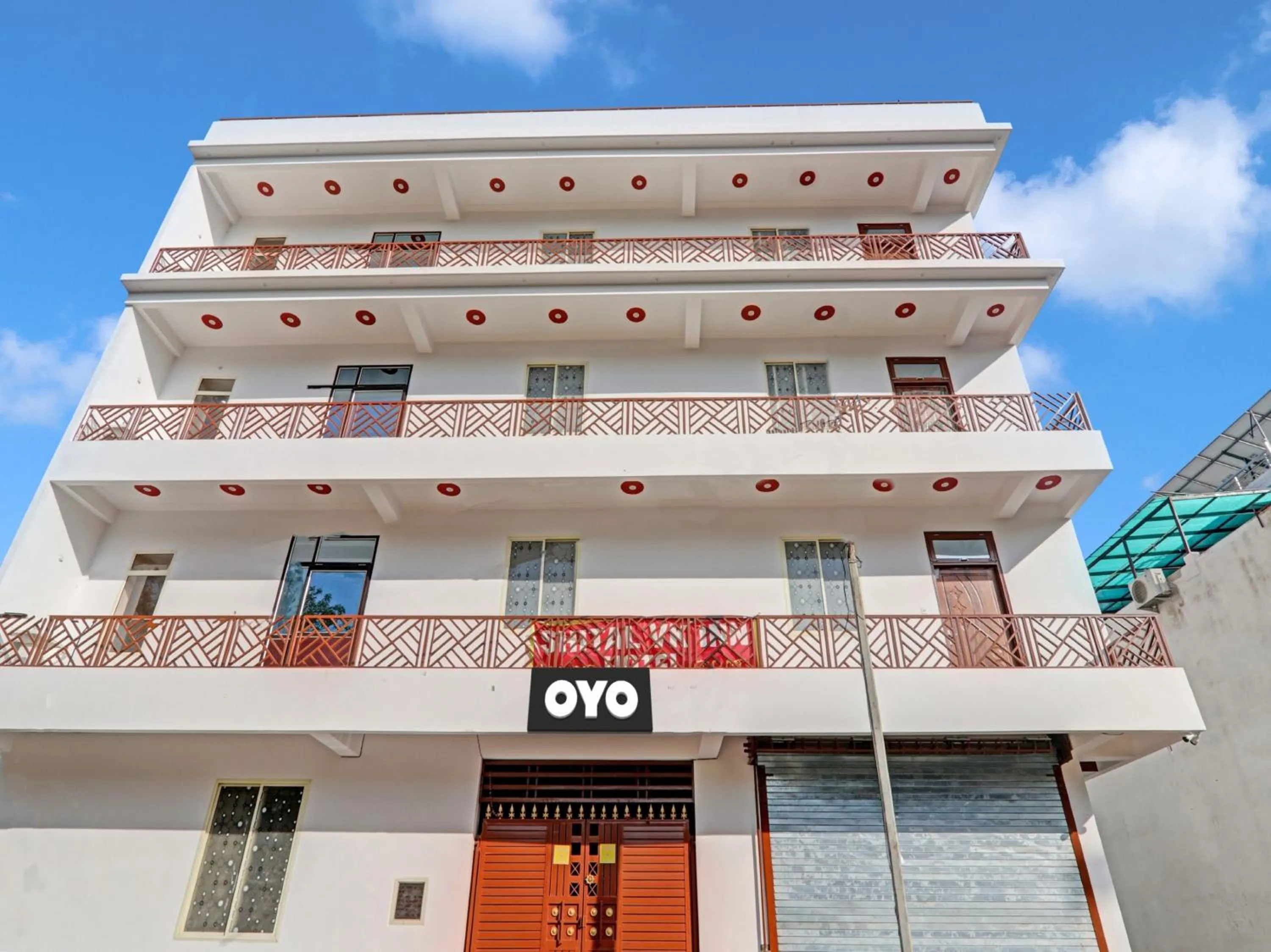 Facade/entrance in Hotel O SRV INN