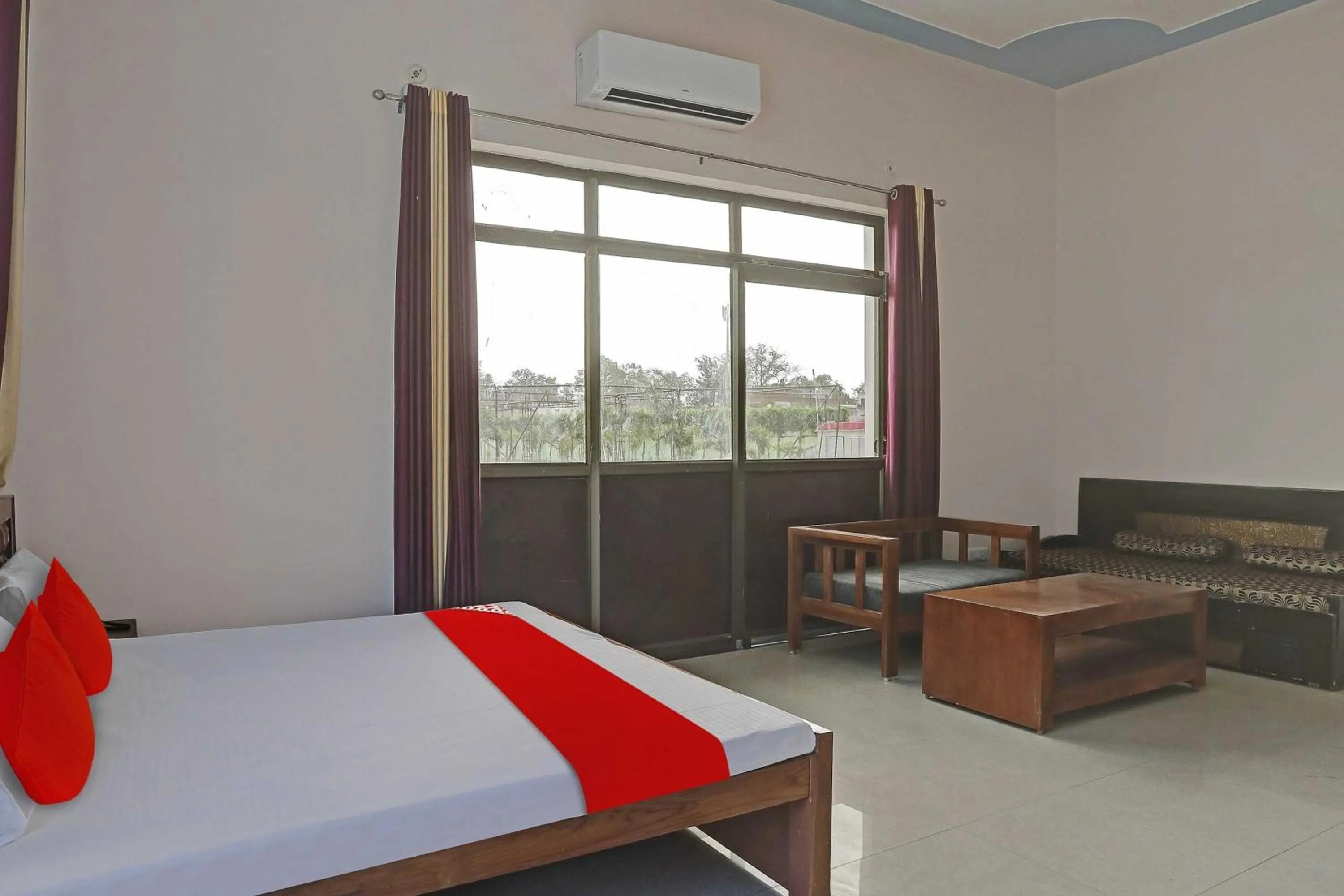 Bedroom, Bed in Hotel O Mb Garden & Resorts