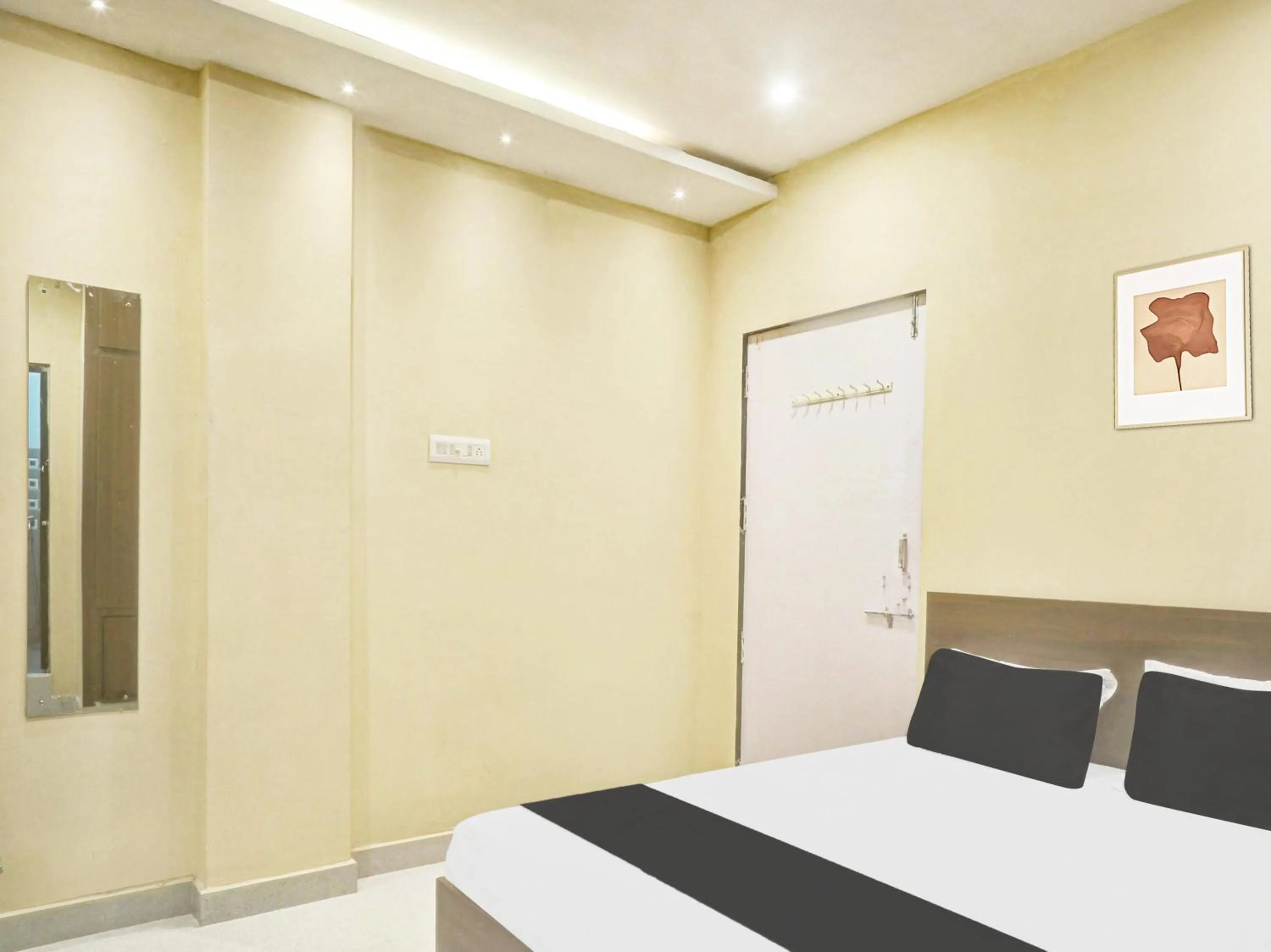 Bedroom in SPOT ON Grand Mantralayam