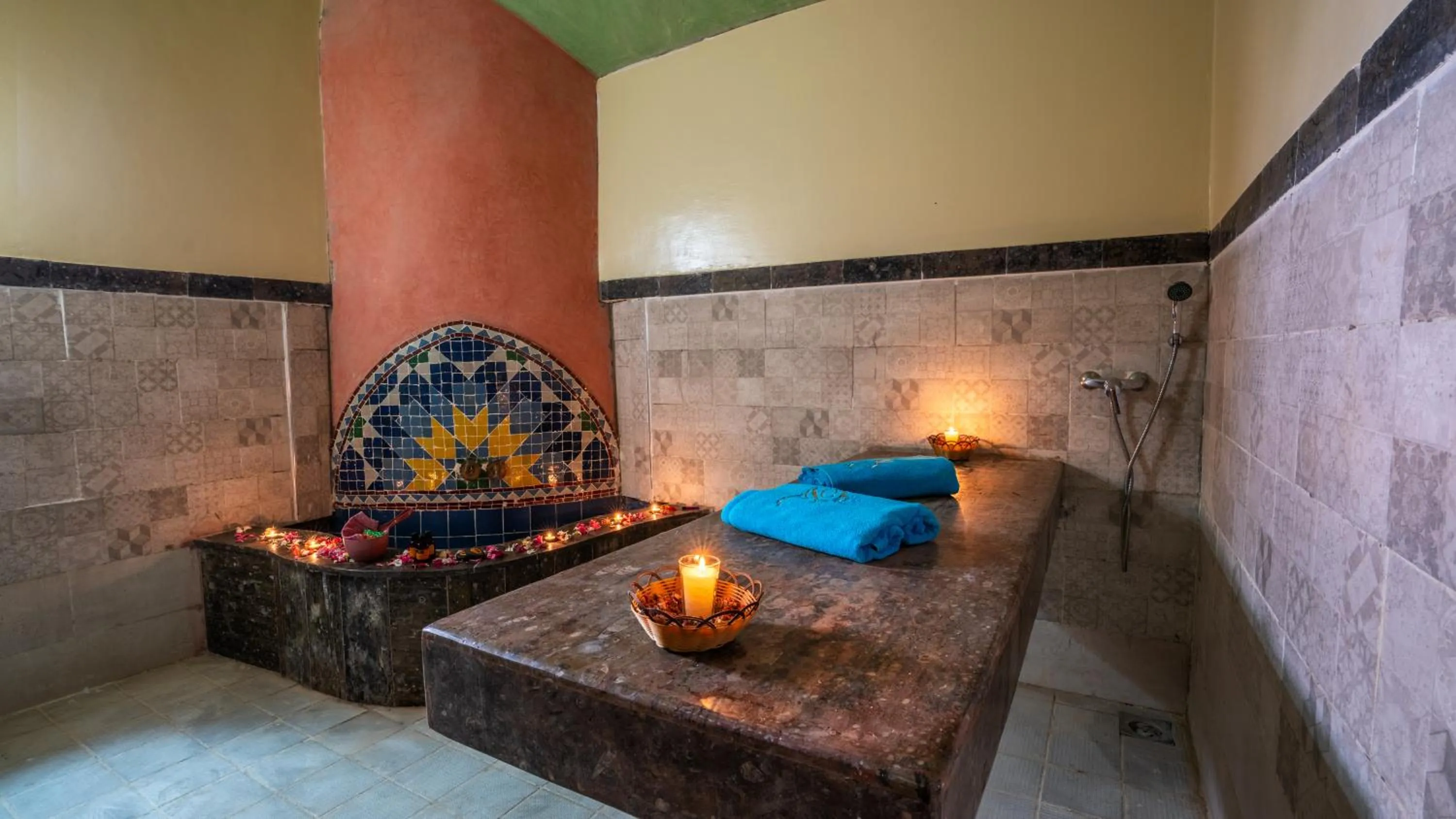 Steam room in Palais Du Desert Hotel & Spa