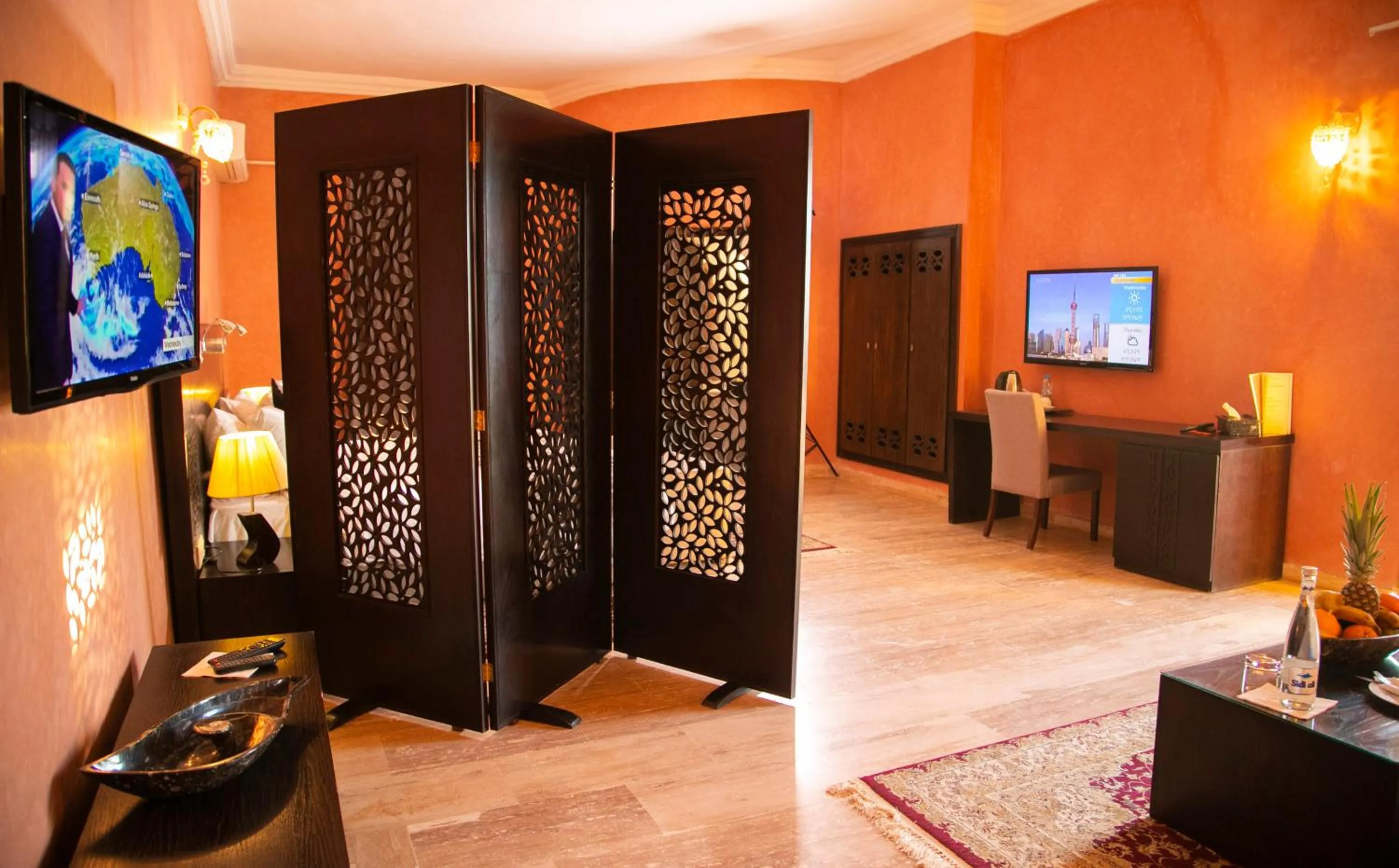 TV and multimedia in Palais Du Desert Hotel & Spa