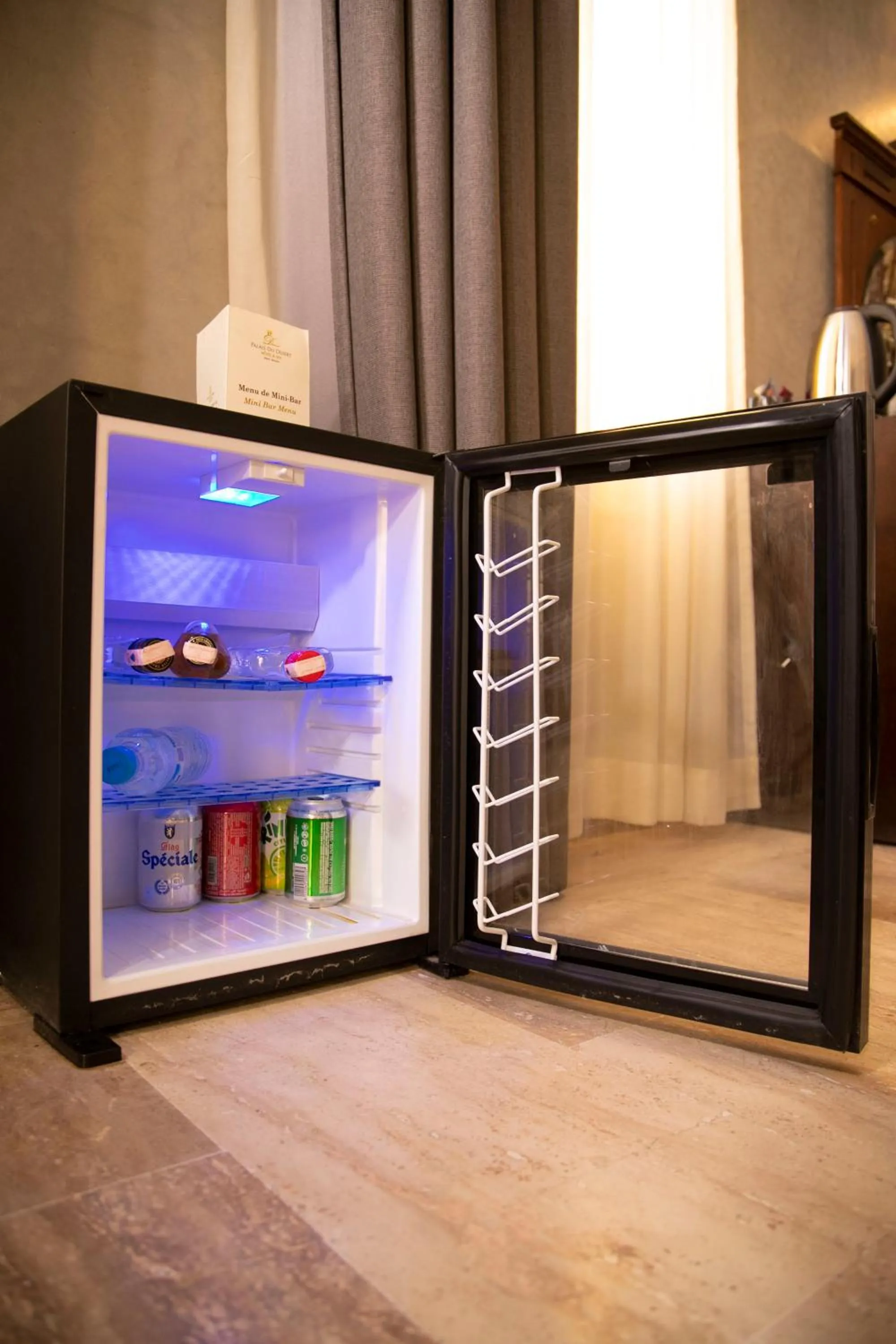 oven in Palais Du Desert Hotel & Spa