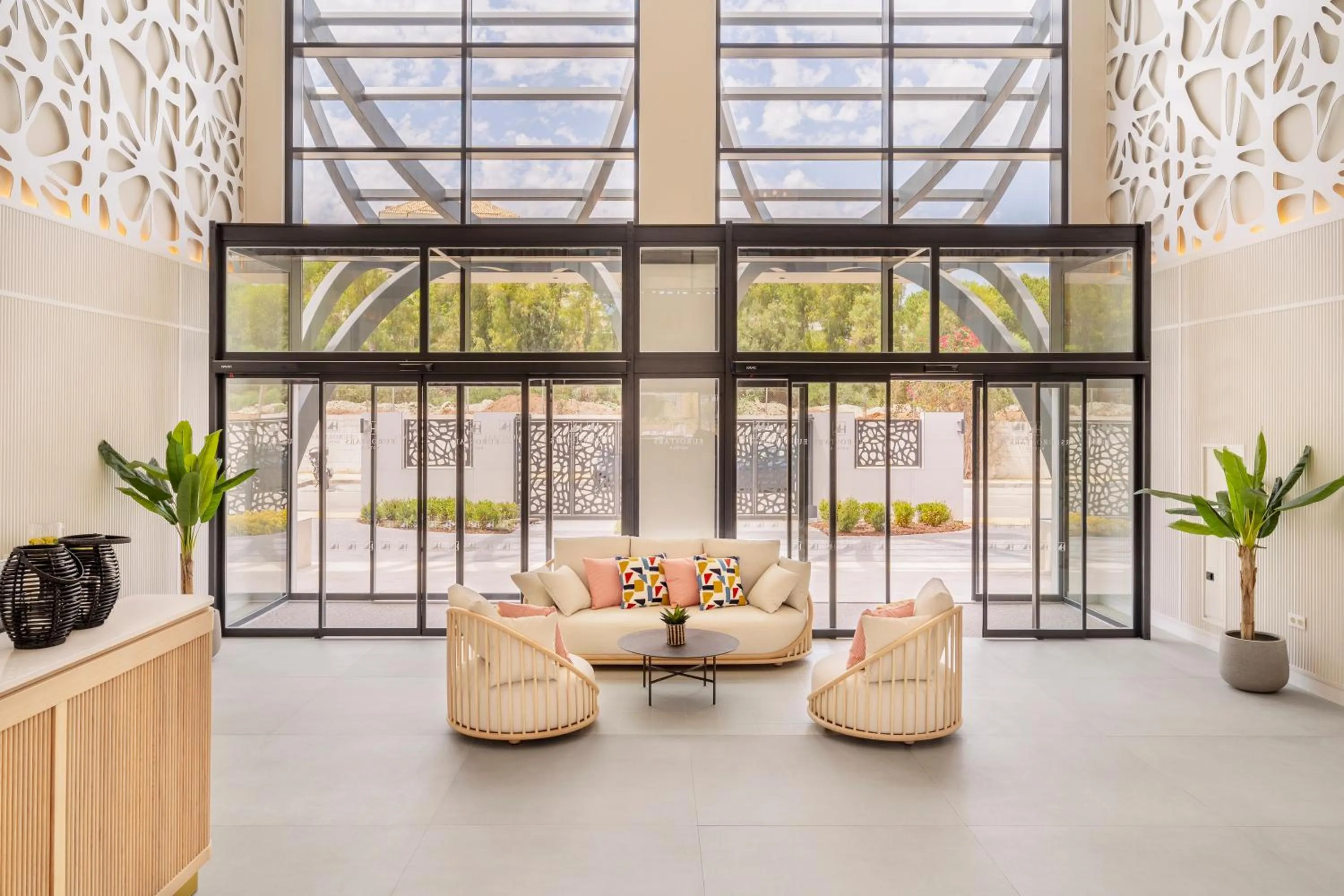 Lobby or reception in Eurostars Oasis Marbella