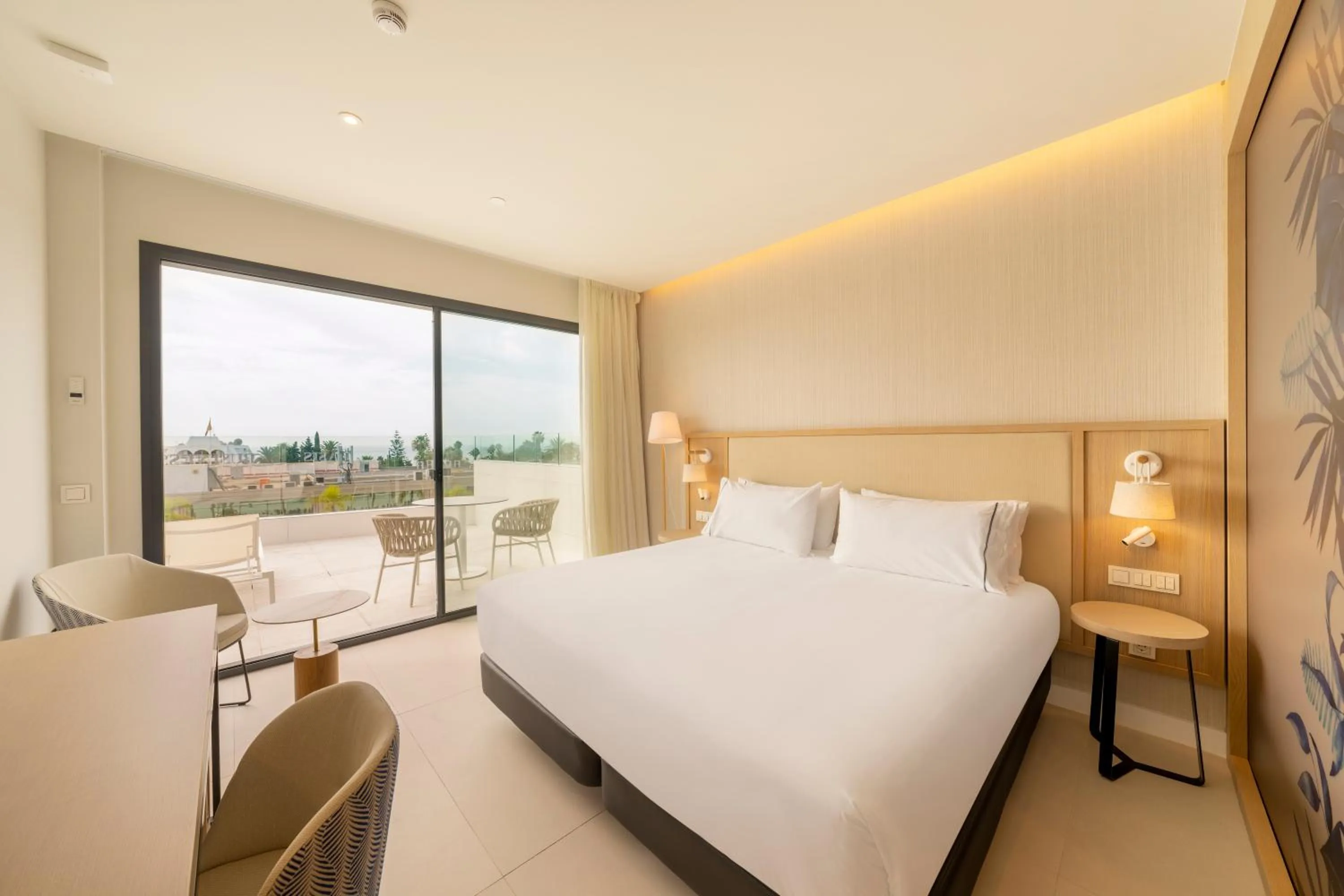 Bedroom, Bed in Eurostars Oasis Marbella