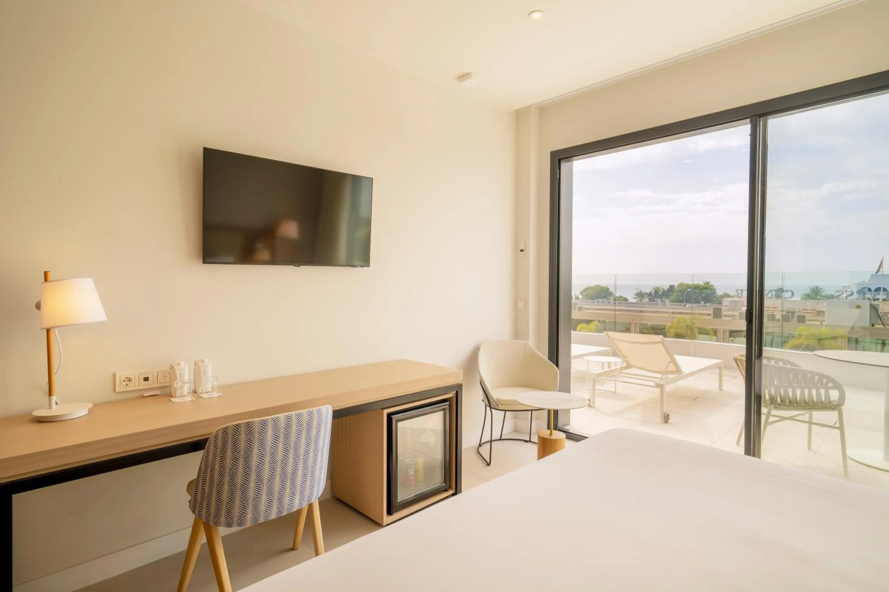 Bedroom, Bed in Eurostars Oasis Marbella