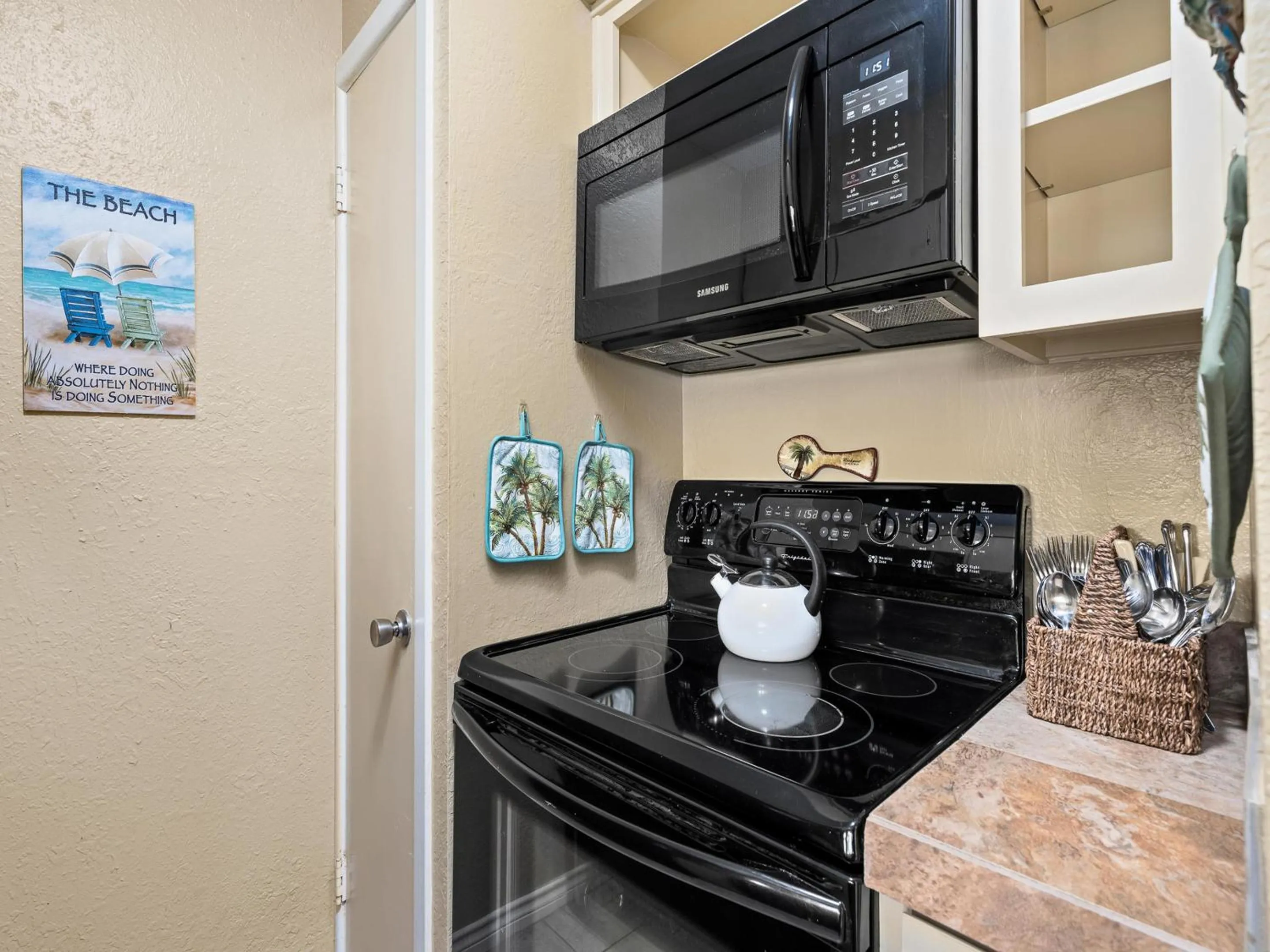 Property building in Sailing Windward