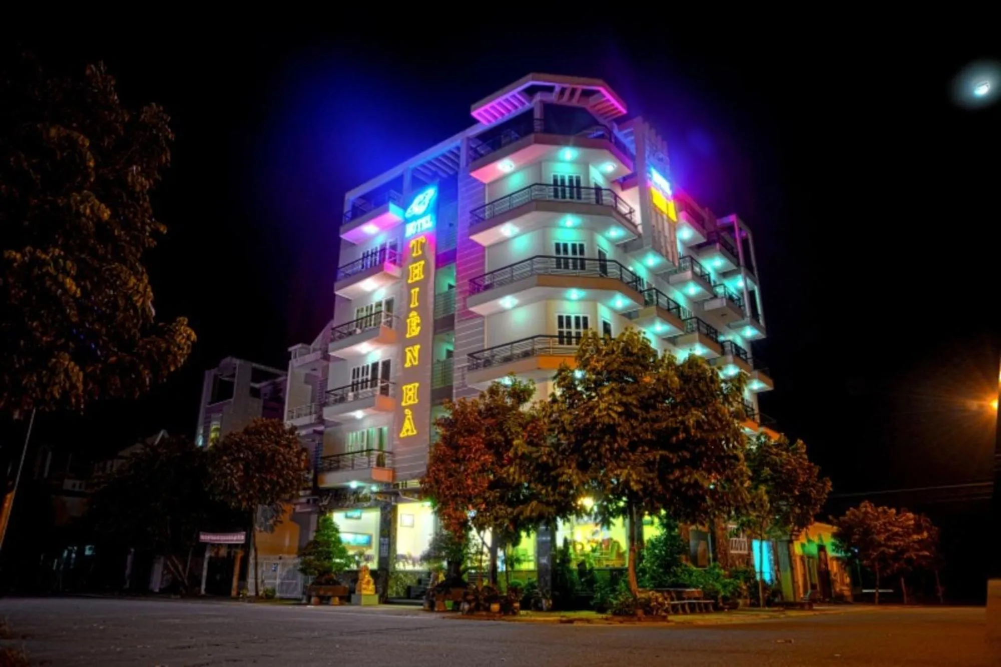 Property building in Thien Ha Hotel