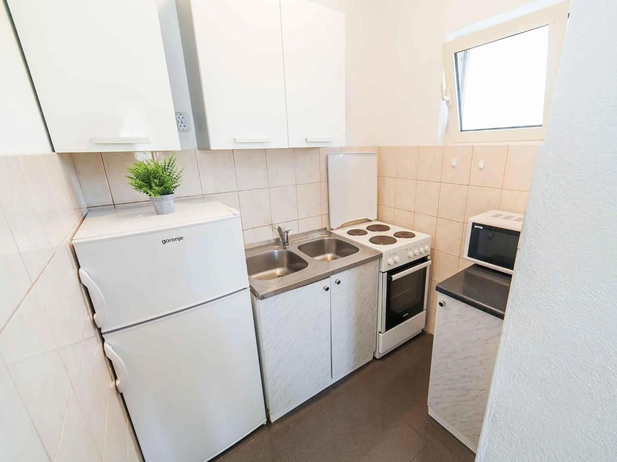 Kitchen or kitchenette in Maki Apartments - Plavi Horizonti Beach