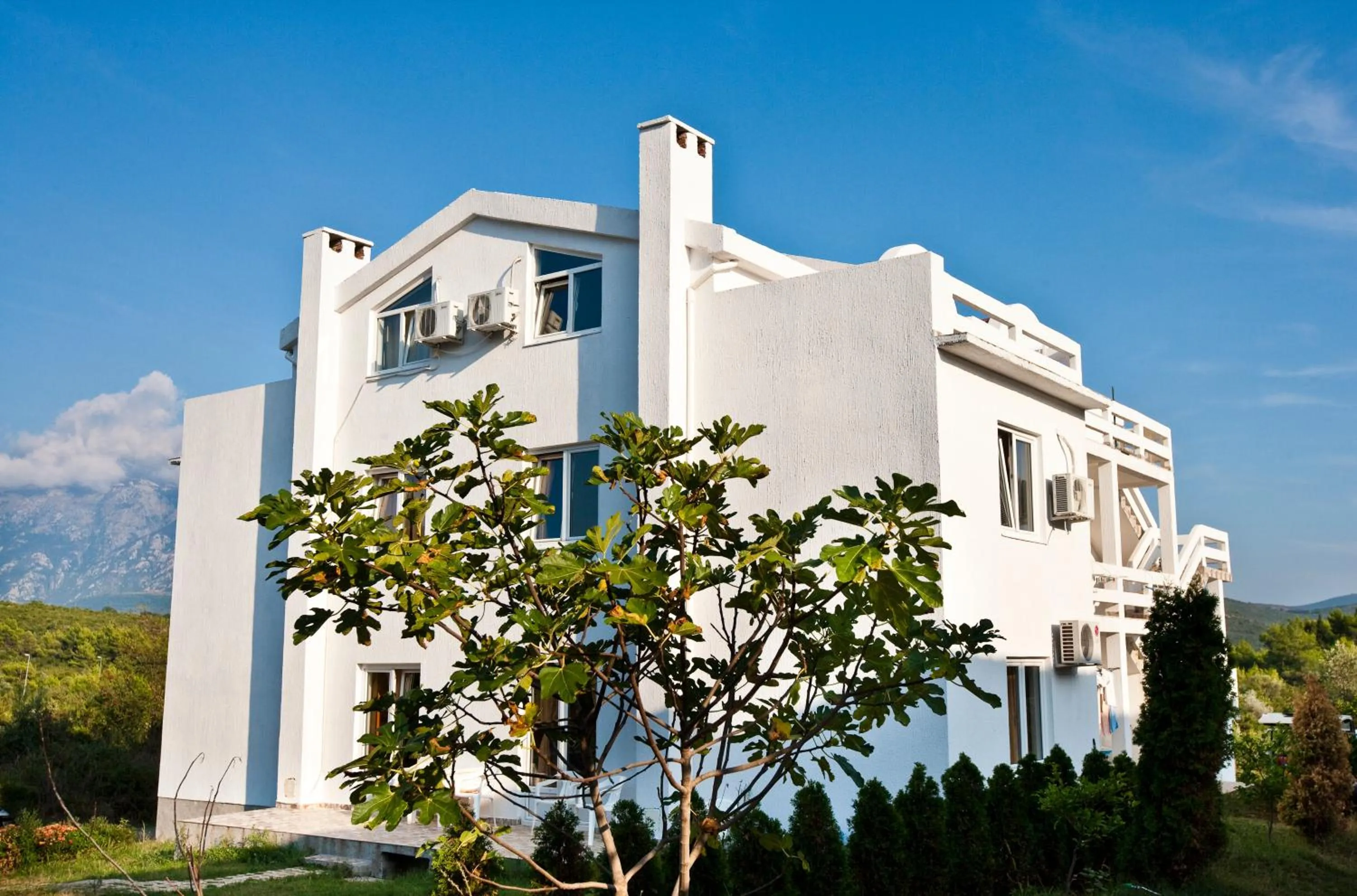 Property building in Maki Apartments - Plavi Horizonti Beach