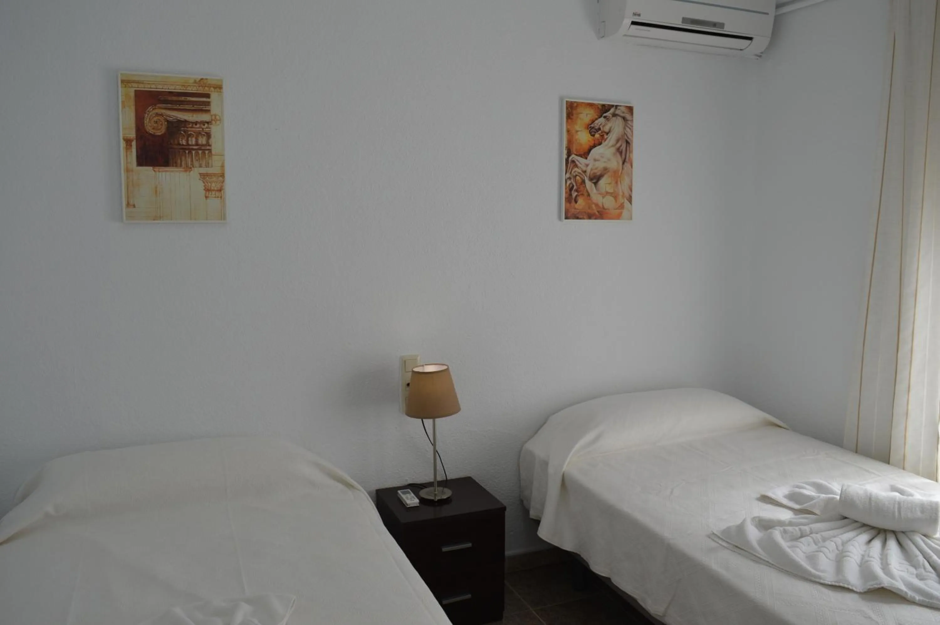 Photo of the whole room, Bed in Nuevo Hotel Capitolio