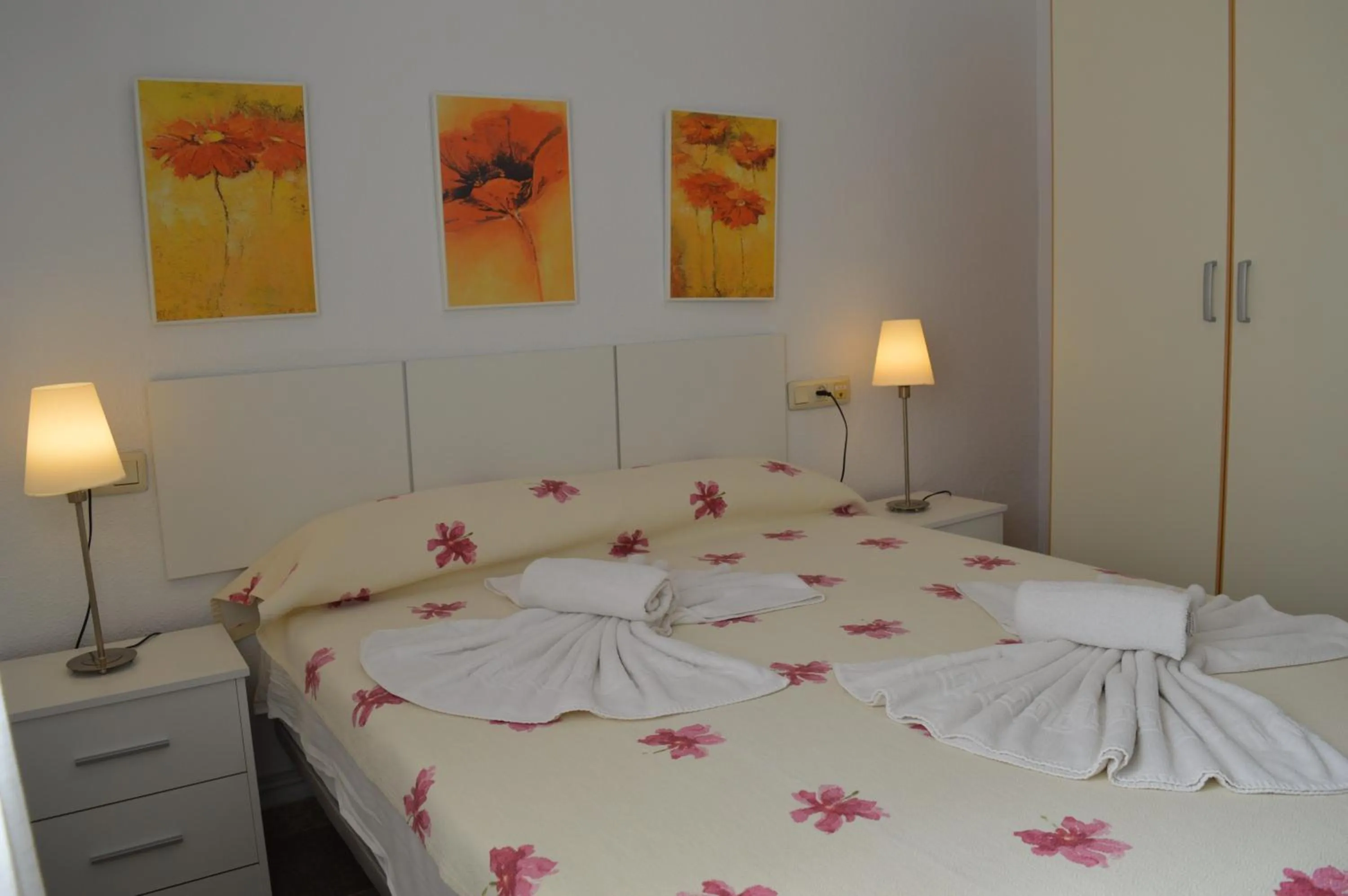 Photo of the whole room, Bed in Nuevo Hotel Capitolio