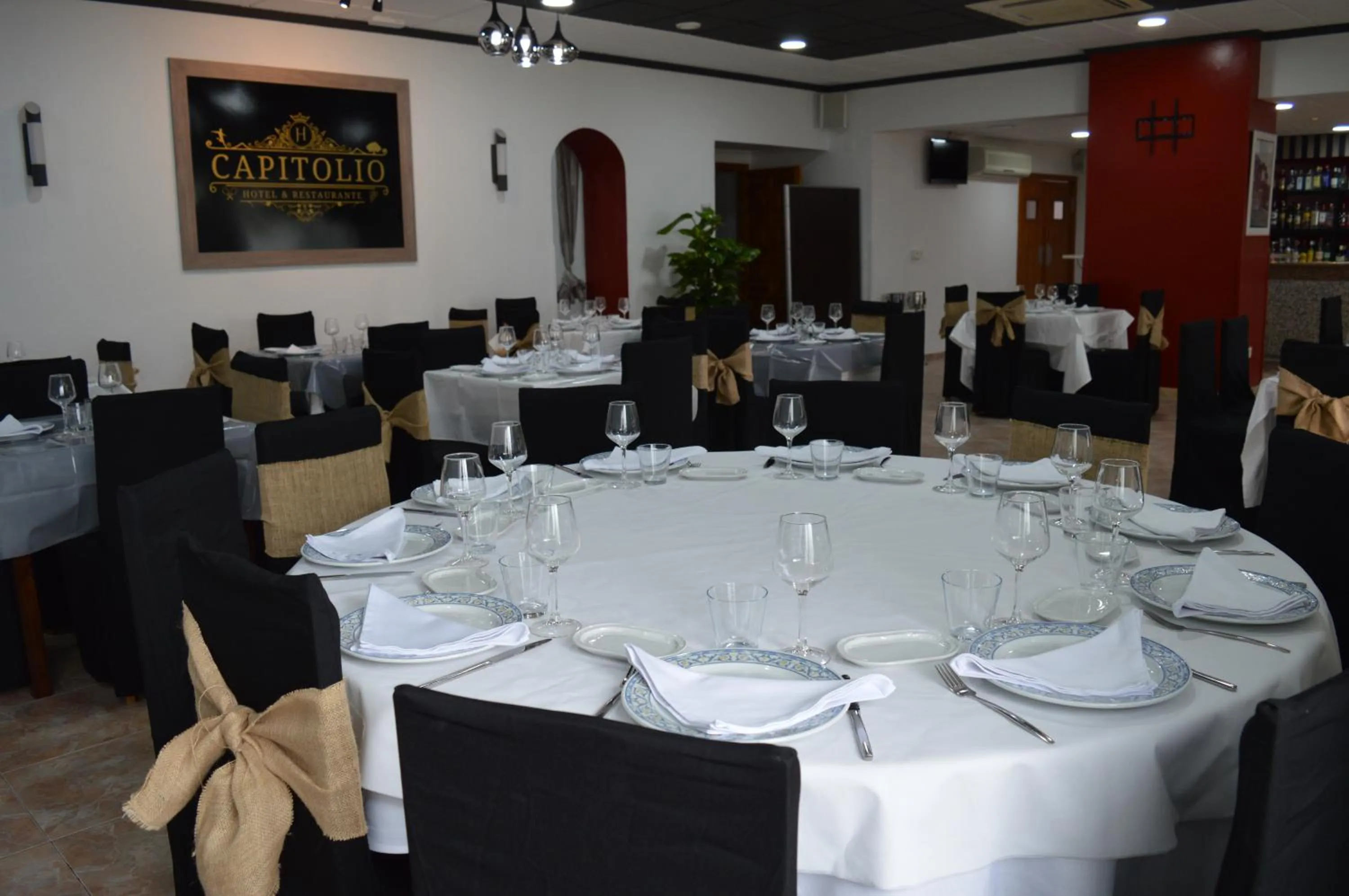 Restaurant/places to eat in Nuevo Hotel Capitolio